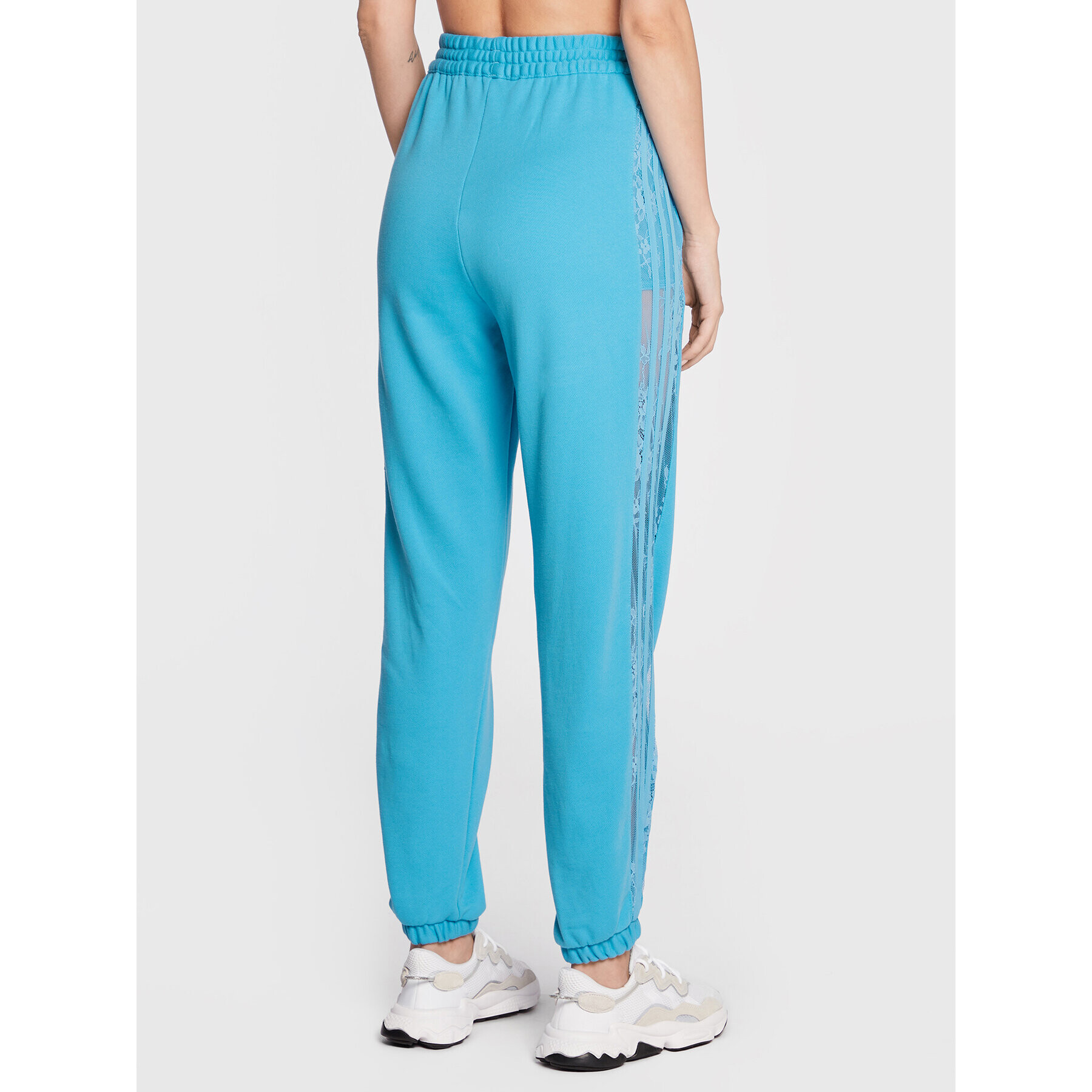 adidas Pantaloni trening adicolor Classics HC4578 Albastru Relaxed Fit - Pled.ro