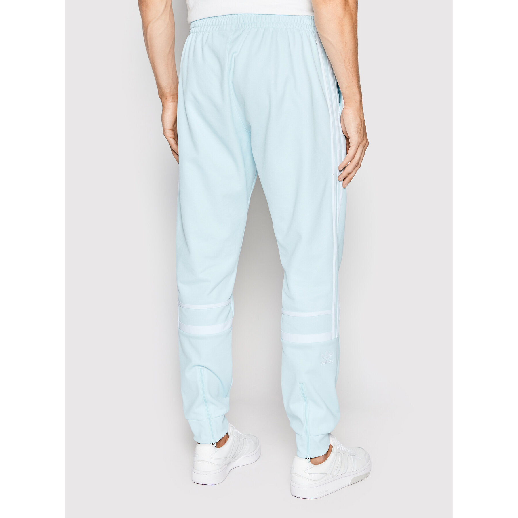 adidas Pantaloni trening adicolor Classics HK9685 Albastru Slim Fit - Pled.ro