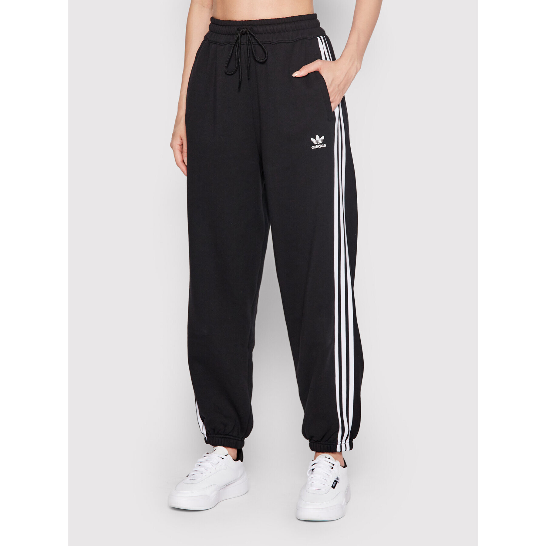 adidas Pantaloni trening adicolor Classics HM2143 Negru Relaxed Fit - Pled.ro