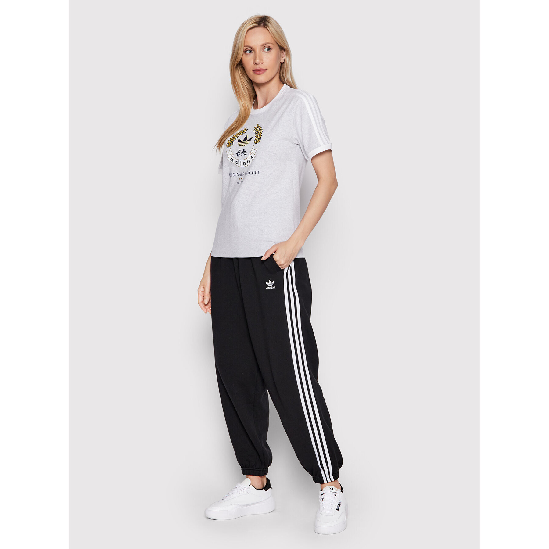 adidas Pantaloni trening adicolor Classics HM2143 Negru Relaxed Fit - Pled.ro