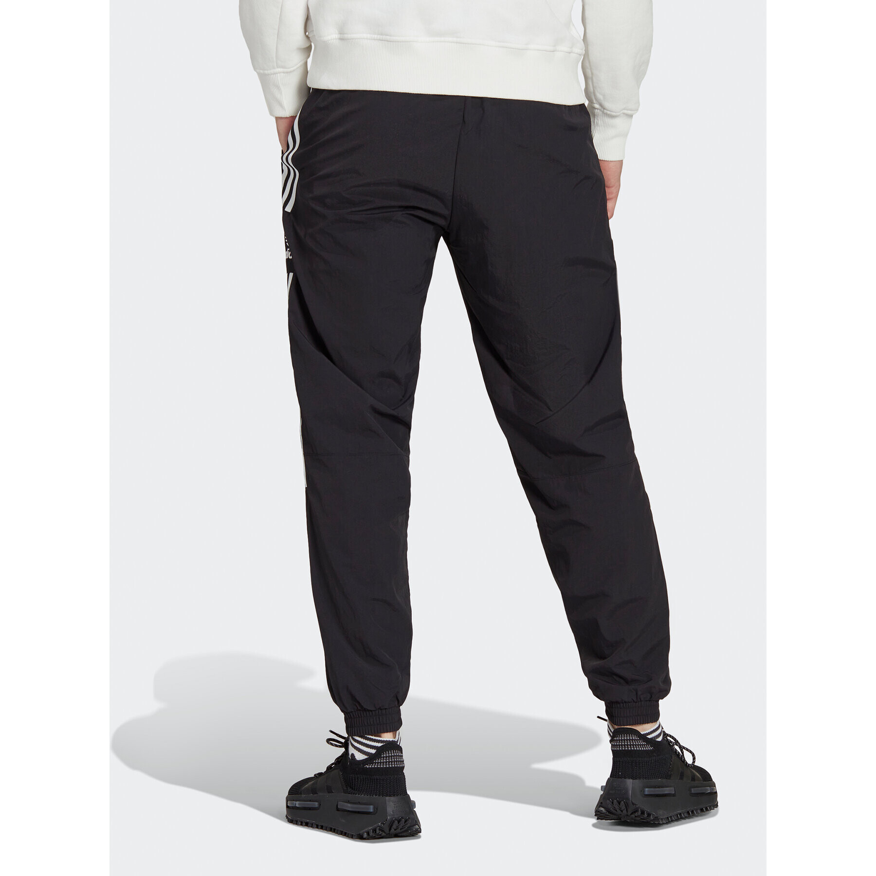 adidas Pantaloni trening adicolor Classics Lock-Up IA6355 Negru Regular Fit - Pled.ro