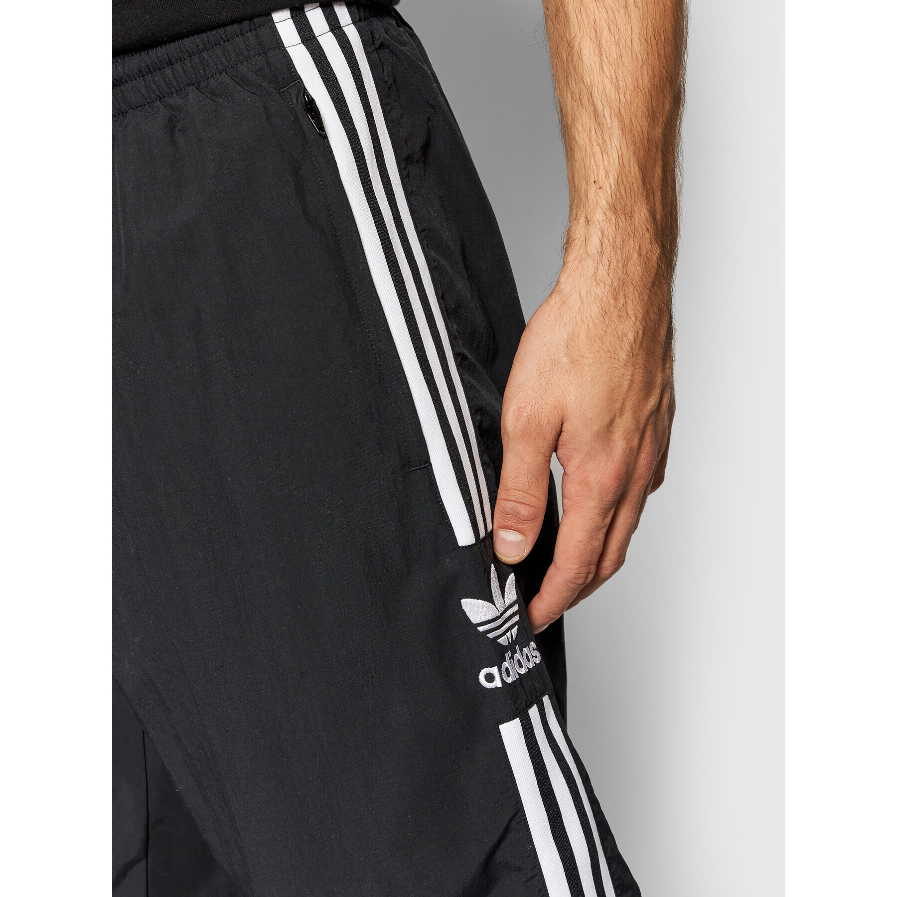 adidas Pantaloni trening adicolor Classics Lock-Up Trefoil H41387 Negru Regular Fit - Pled.ro