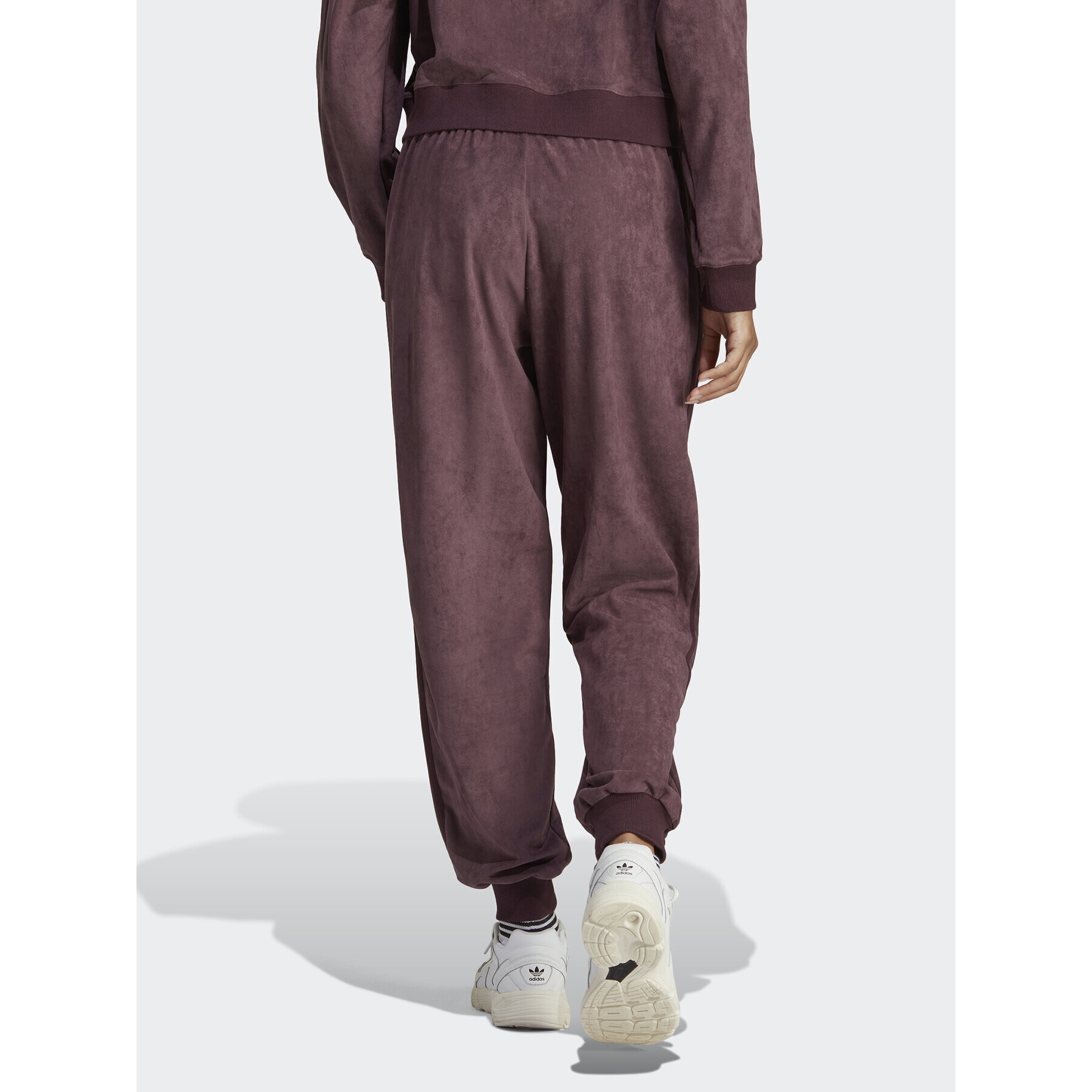 adidas Pantaloni trening Adicolor Classics Suede Cuffed Tracksuit Bottoms HM1693 Roșu Loose Fit - Pled.ro