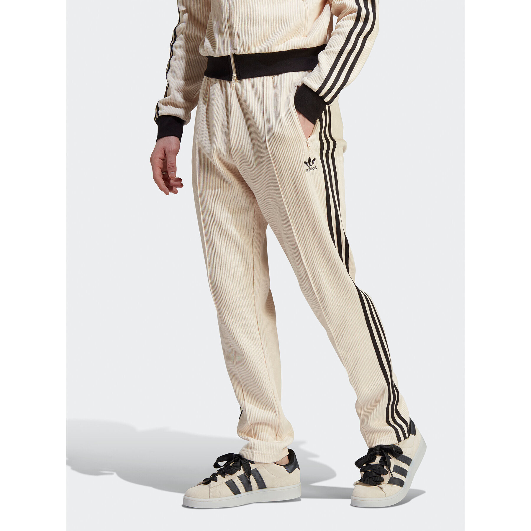 adidas Pantaloni trening Adicolor Classics Waffle Beckenbauer Joggers HR3308 Bej Slim Fit - Pled.ro