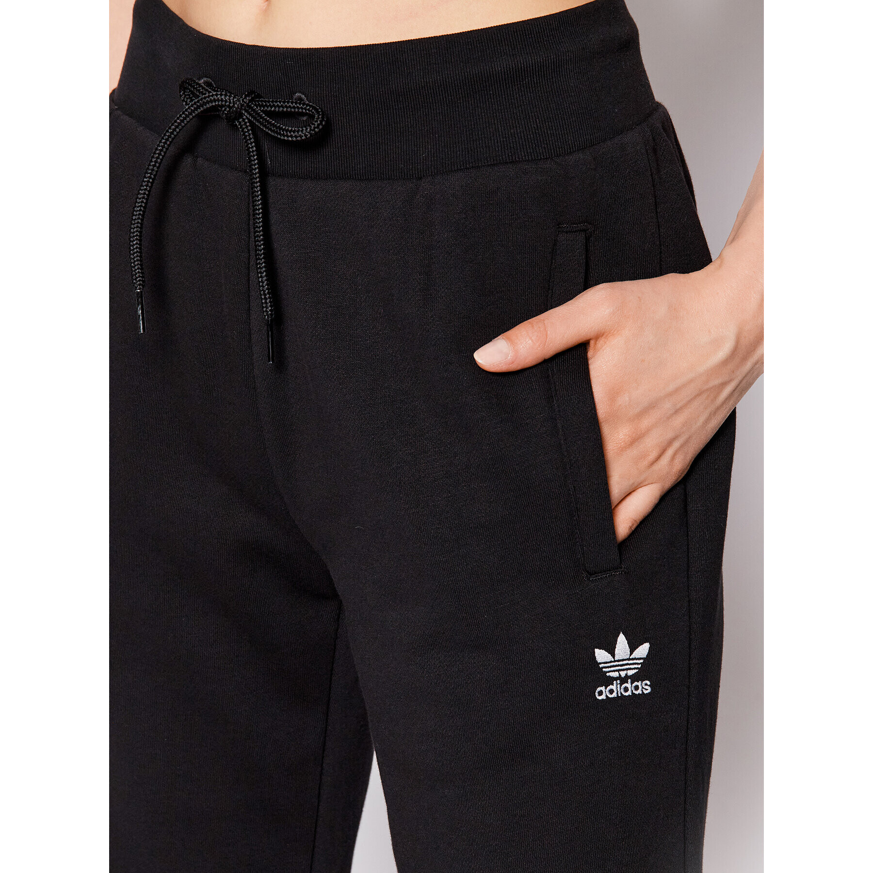 adidas Pantaloni trening adicolor Essentials HM1837 Negru Slim Fit - Pled.ro