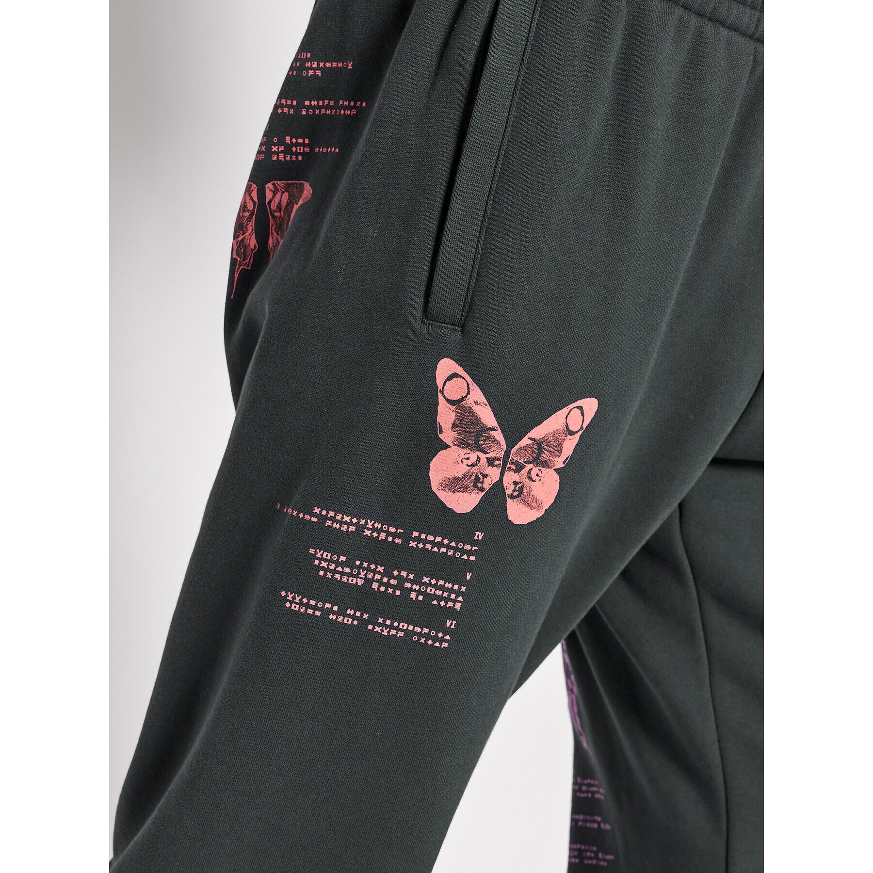 adidas Pantaloni trening Adventure C-Butterfly HF4788 Gri Standard Fit - Pled.ro