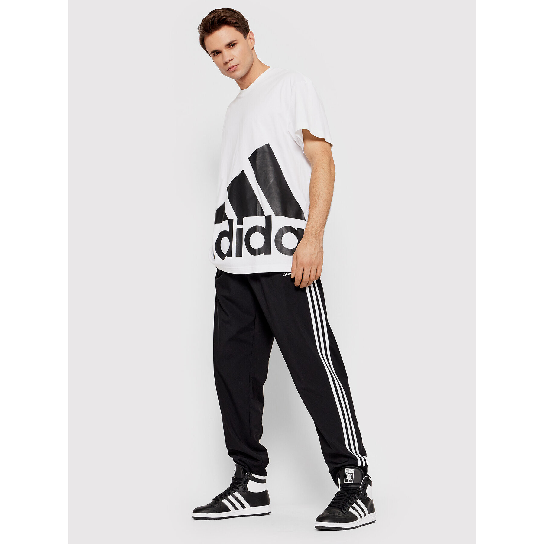 adidas Pantaloni trening Aeroready Essentials 3-Stripes GK8980 Negru Regular Fit - Pled.ro