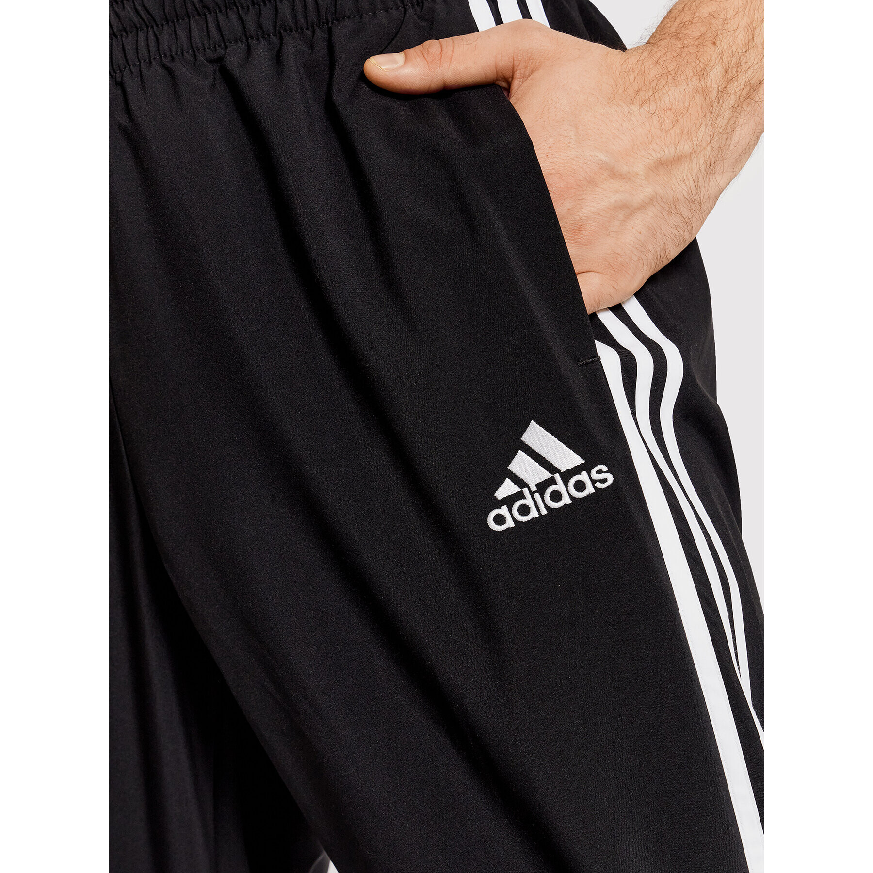 adidas Pantaloni trening Aeroready Essentials 3-Stripes GK8980 Negru Regular Fit - Pled.ro