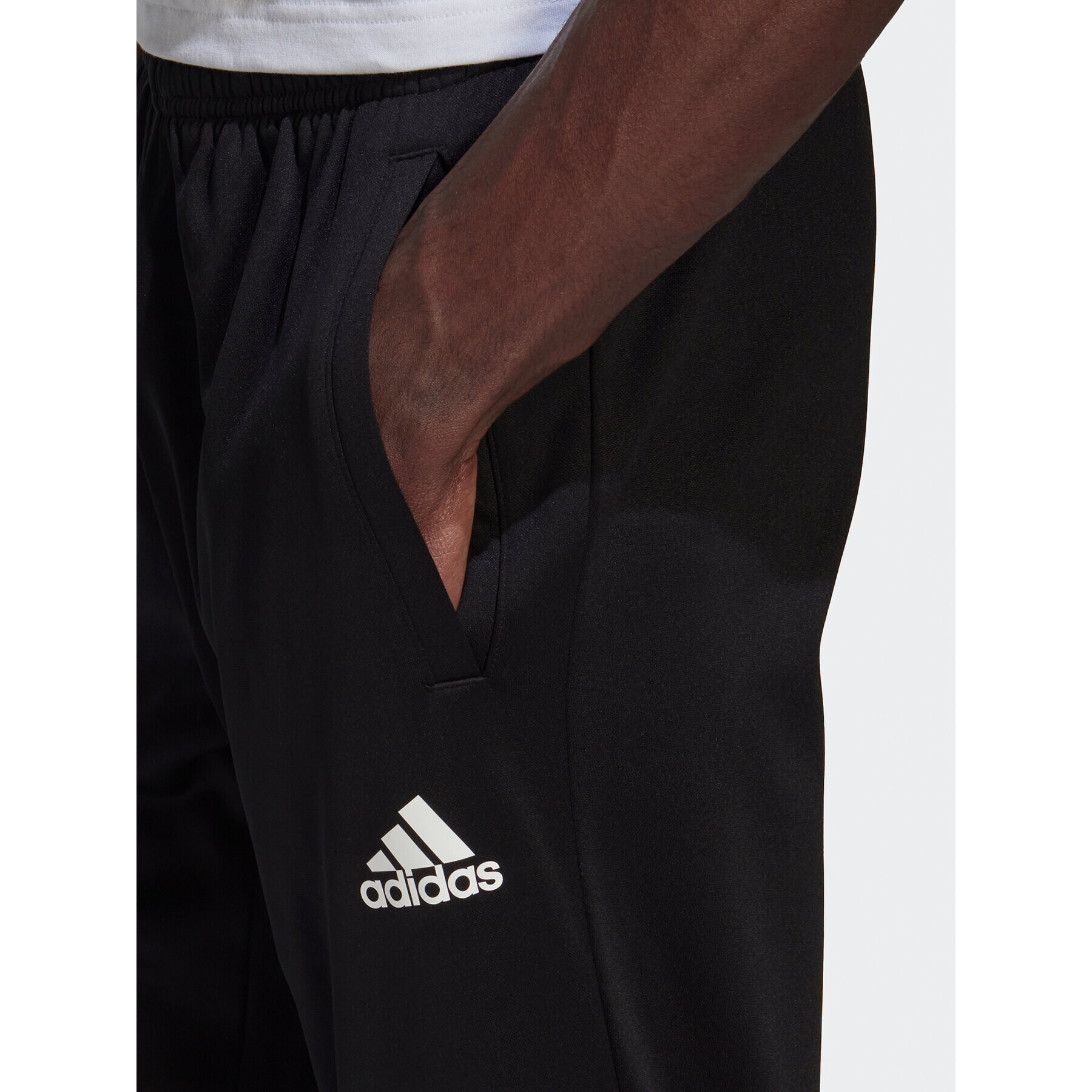 adidas Pantaloni trening AEROREADY Game and Go Small Logo Tapered Joggers HL2180 Negru Regular Fit - Pled.ro