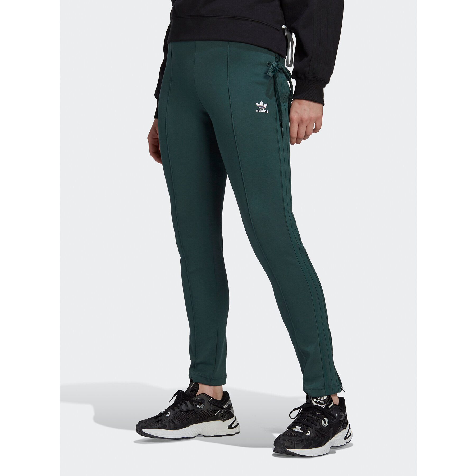 adidas Pantaloni trening Always Original Laced HK5083 Verde Slim Fit - Pled.ro