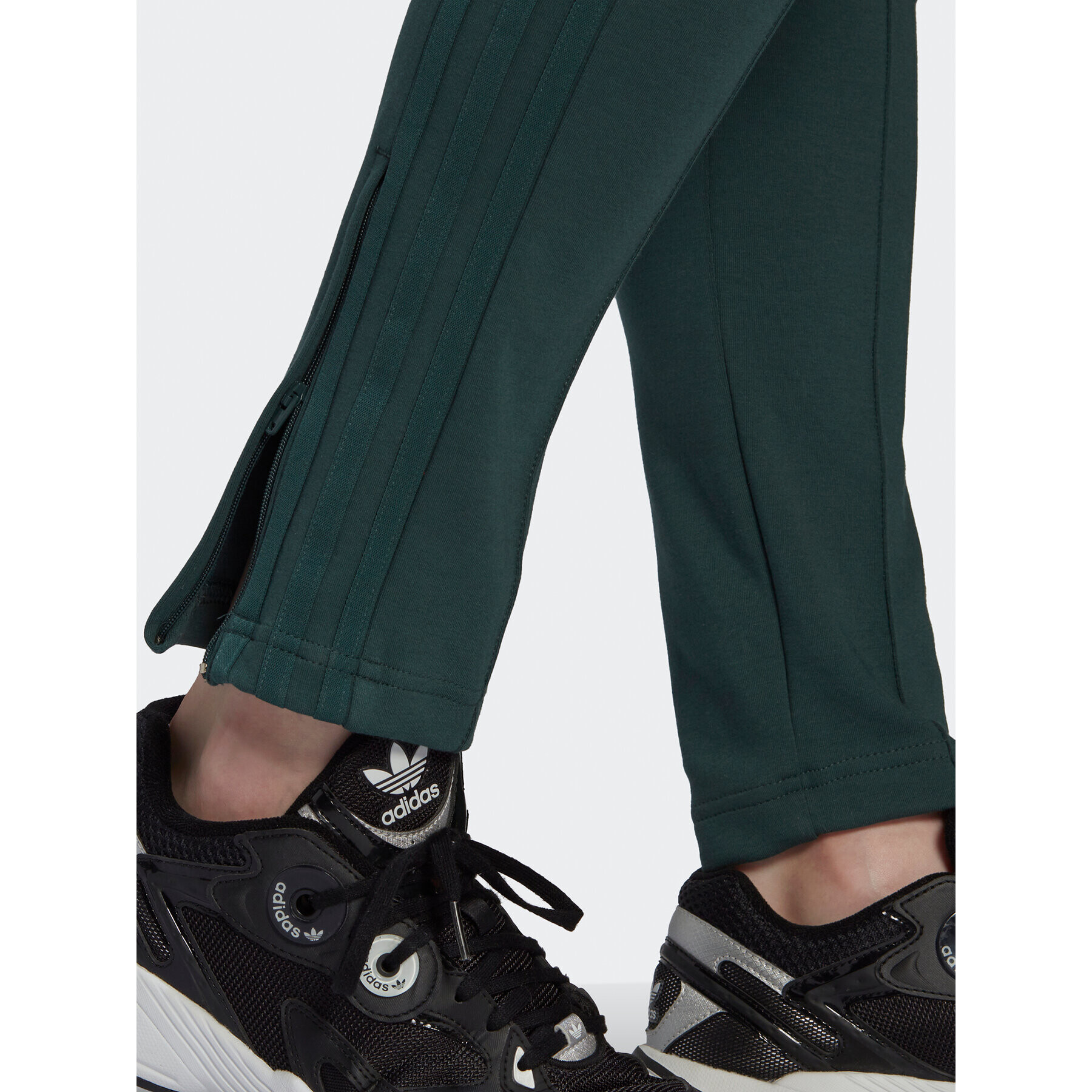 adidas Pantaloni trening Always Original Laced HK5083 Verde Slim Fit - Pled.ro