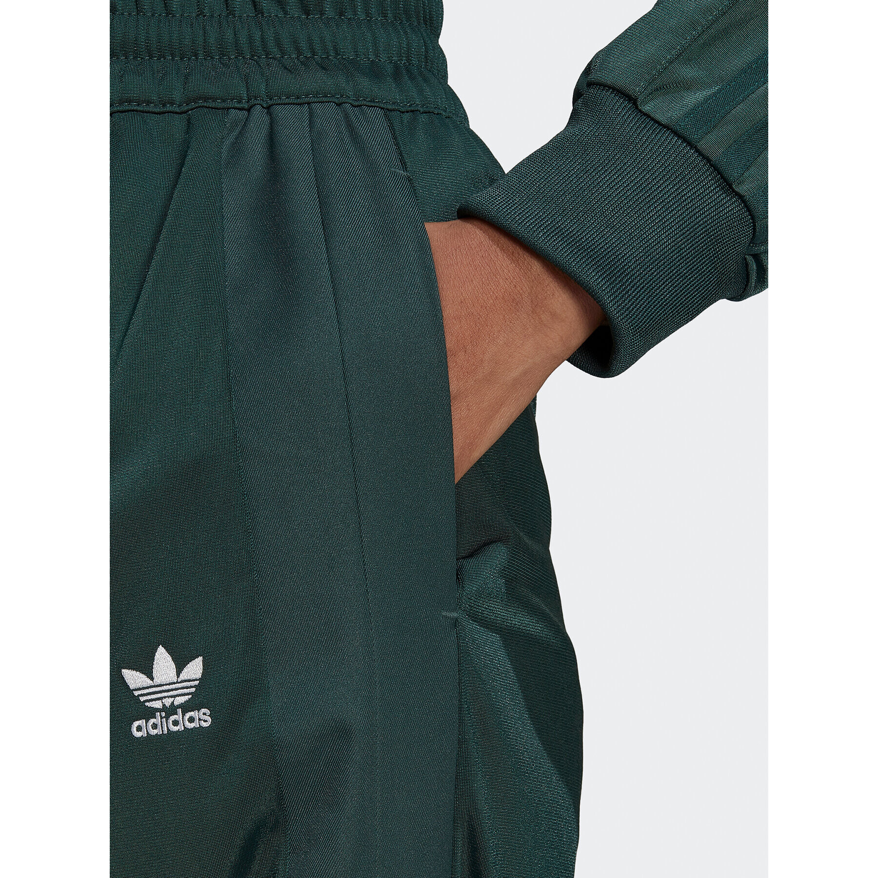 adidas Pantaloni trening Always Original Laced HK5086 Verde Relaxed Fit - Pled.ro