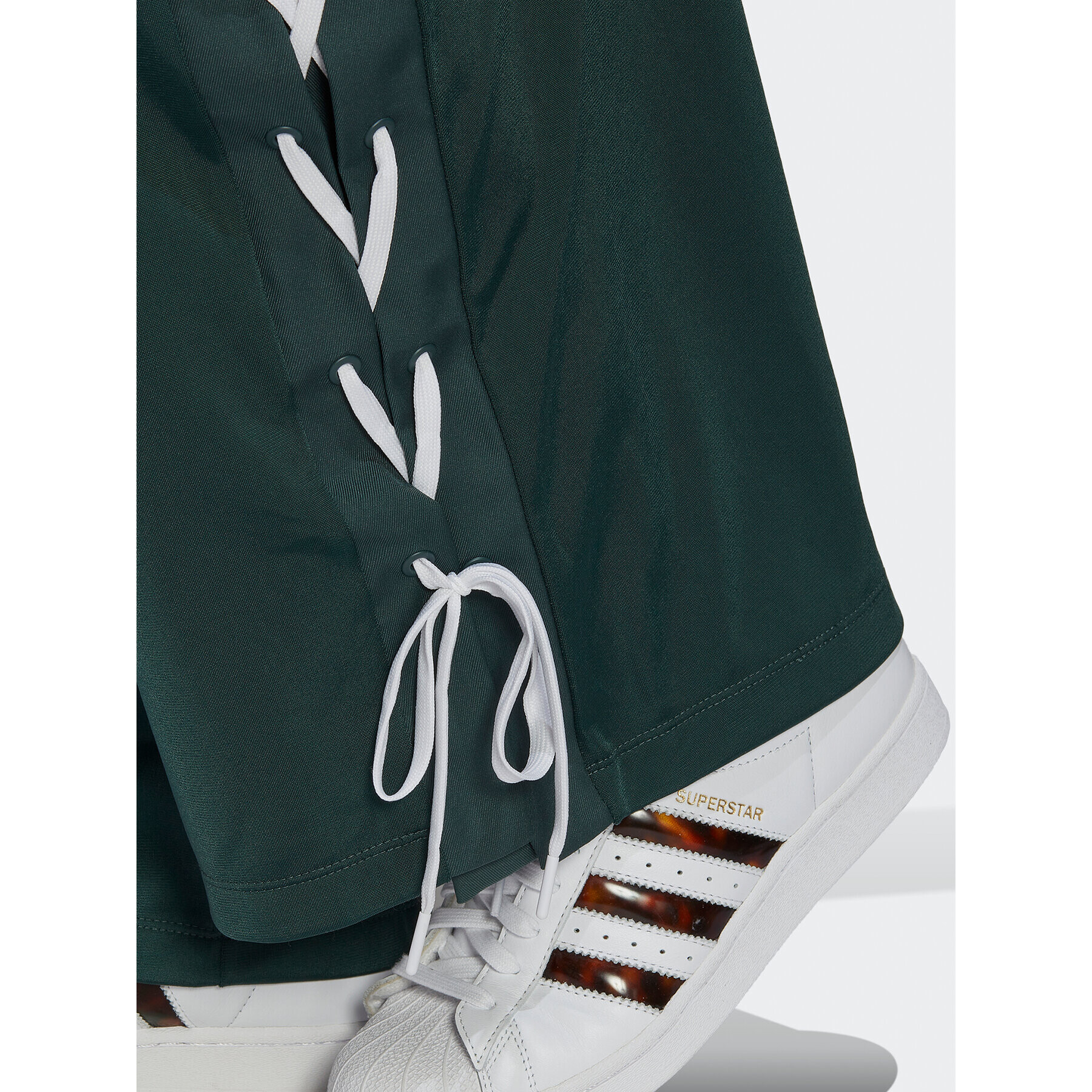 adidas Pantaloni trening Always Original Laced HK5086 Verde Relaxed Fit - Pled.ro