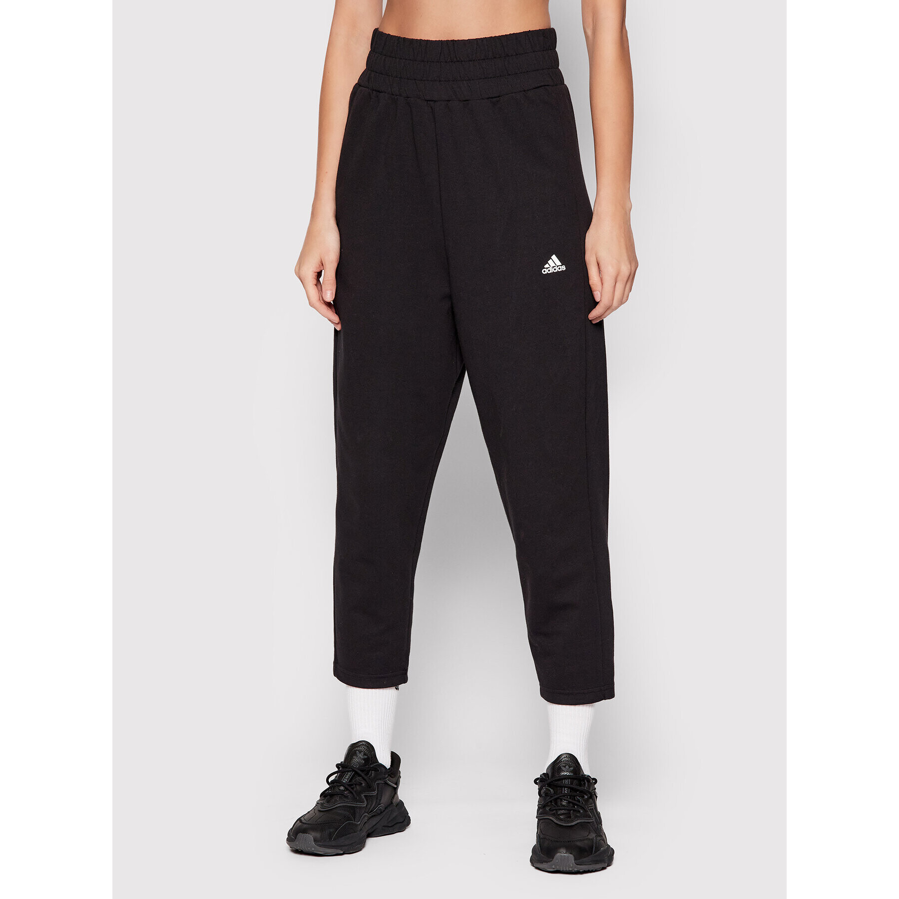 adidas Pantaloni trening Designed To Move Studio HA6604 Negru Loose Fit - Pled.ro