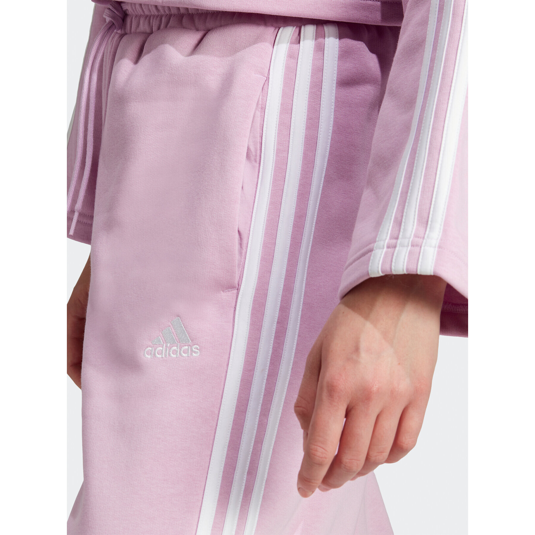 adidas Pantaloni trening Essentials 3-Stripes Open Hem Fleece IJ7455 Roz Loose Fit - Pled.ro