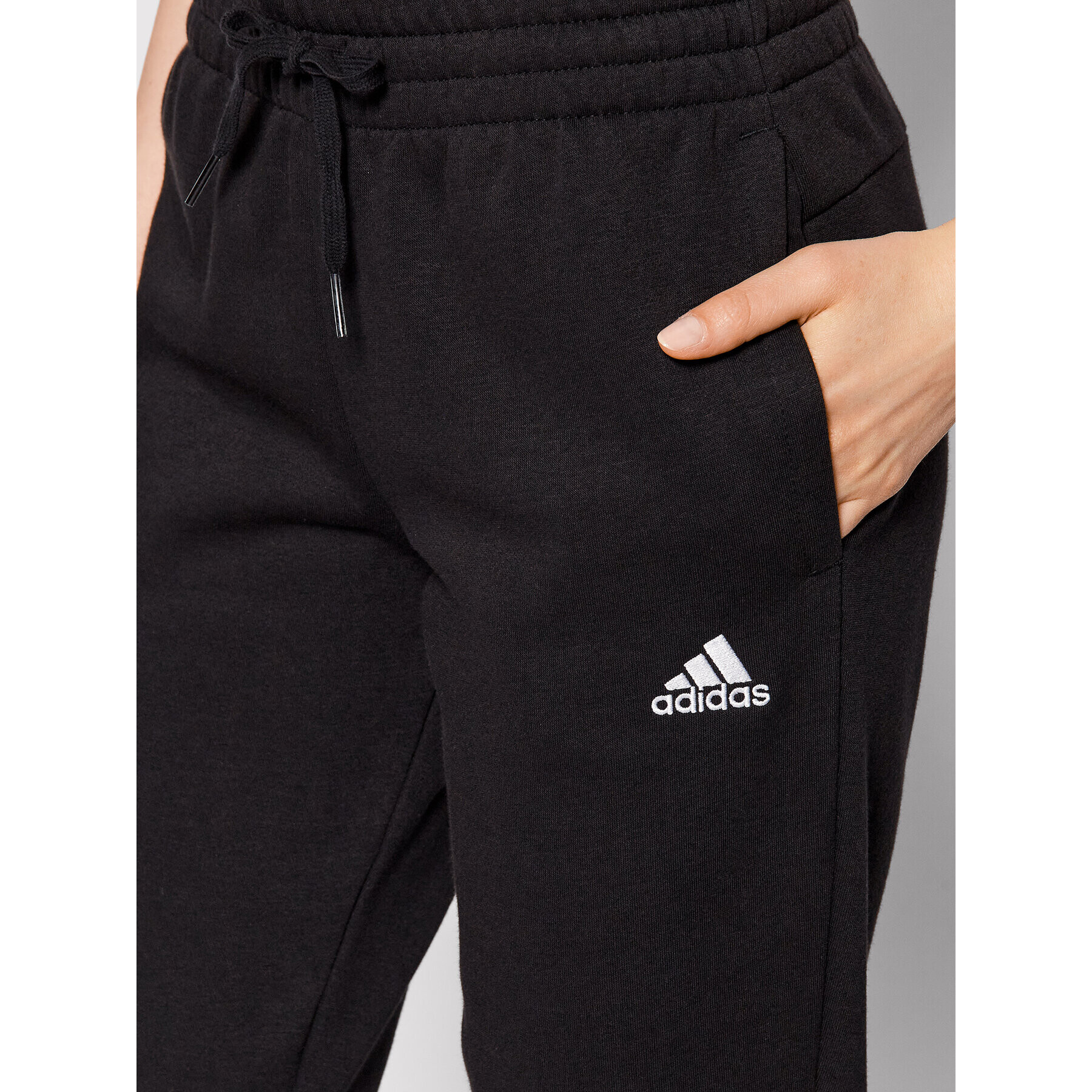 adidas Pantaloni trening Essentials Fleece GM5547 Negru Regular Fit - Pled.ro