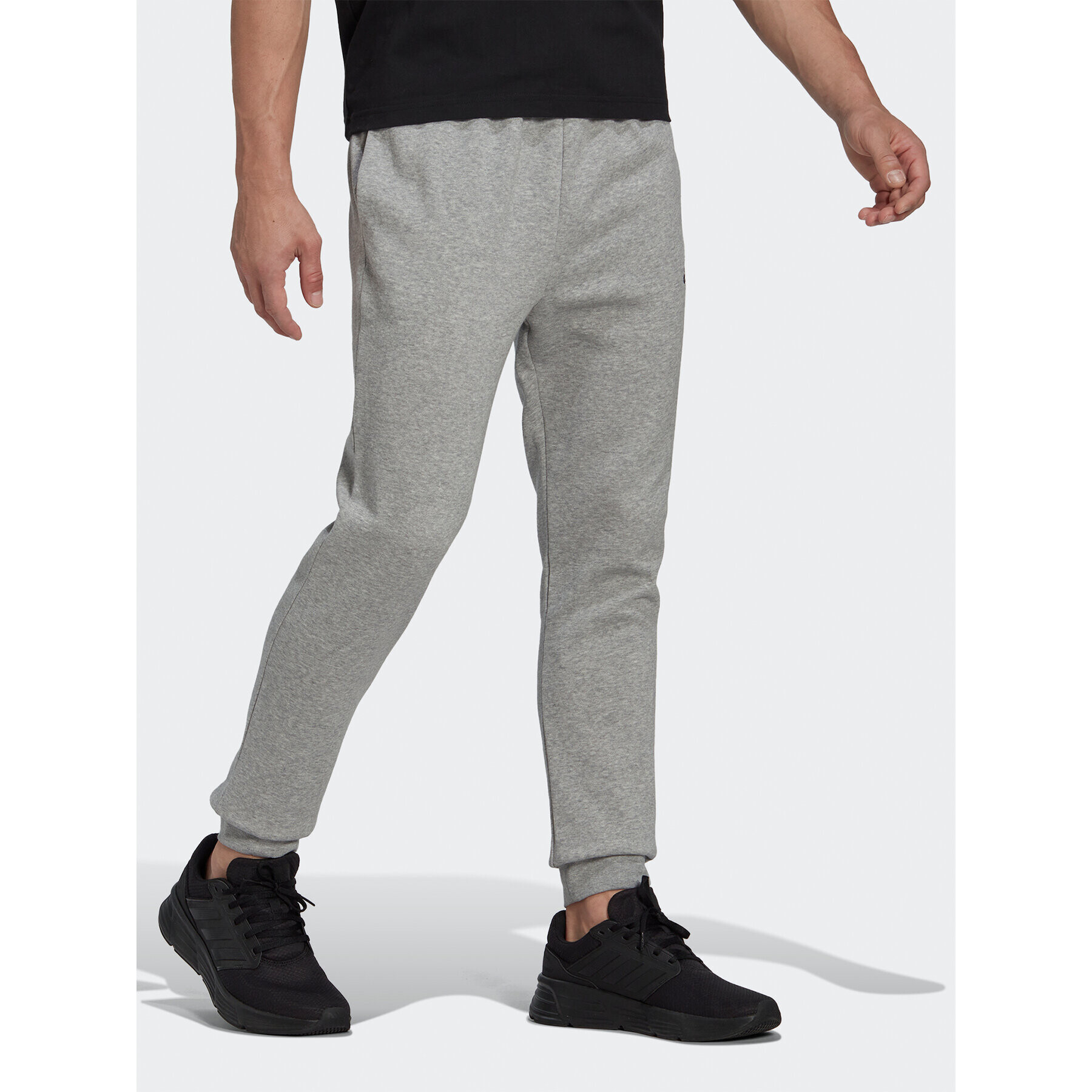 adidas Pantaloni trening Essentials Fleece HL2230 Gri Regular Fit - Pled.ro