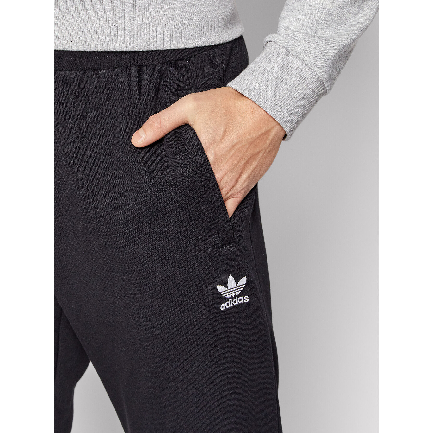 adidas Pantaloni trening Essentials HC5126 Negru Slim Fit - Pled.ro