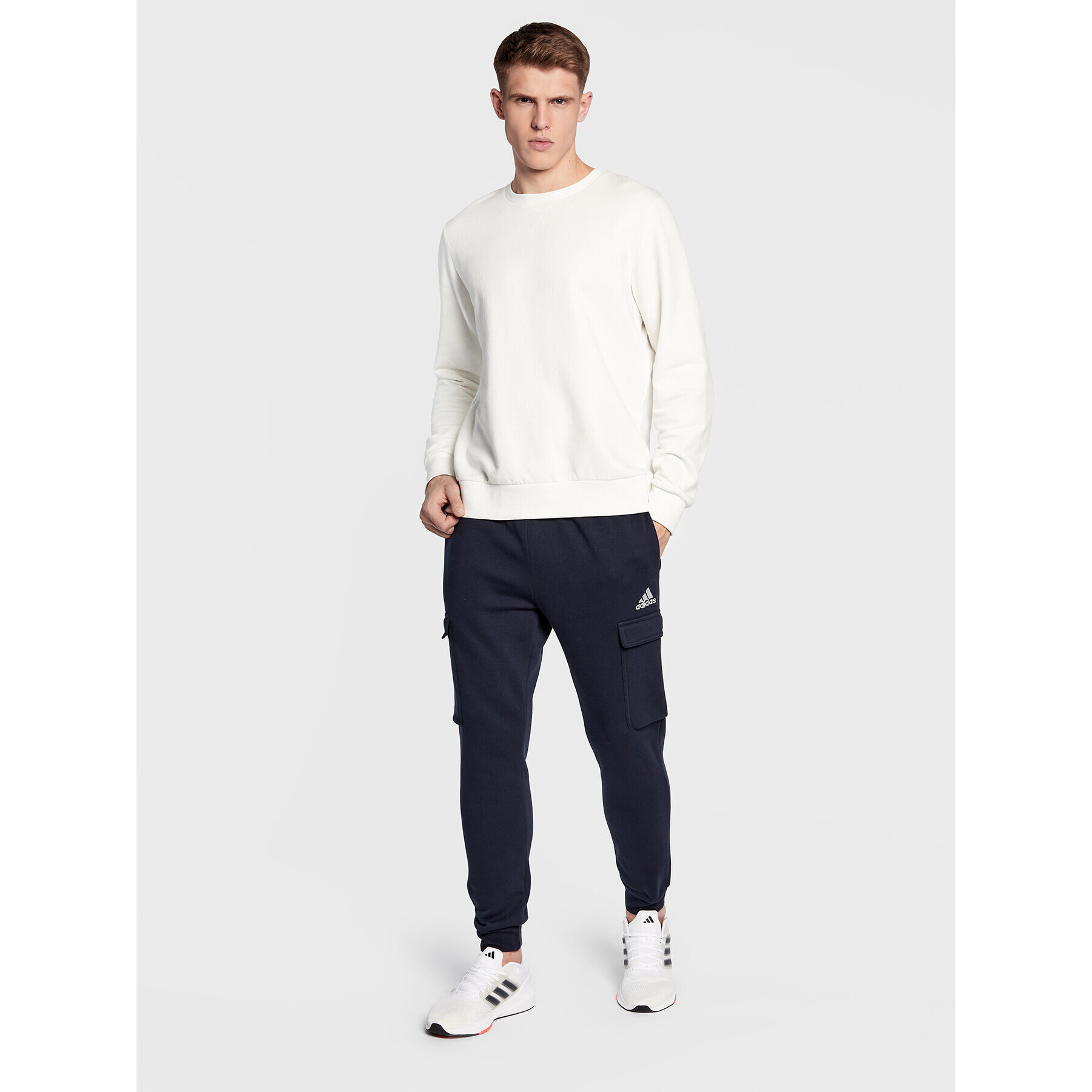 adidas Pantaloni trening Essentials HL2232 Bleumarin Regular Fit - Pled.ro