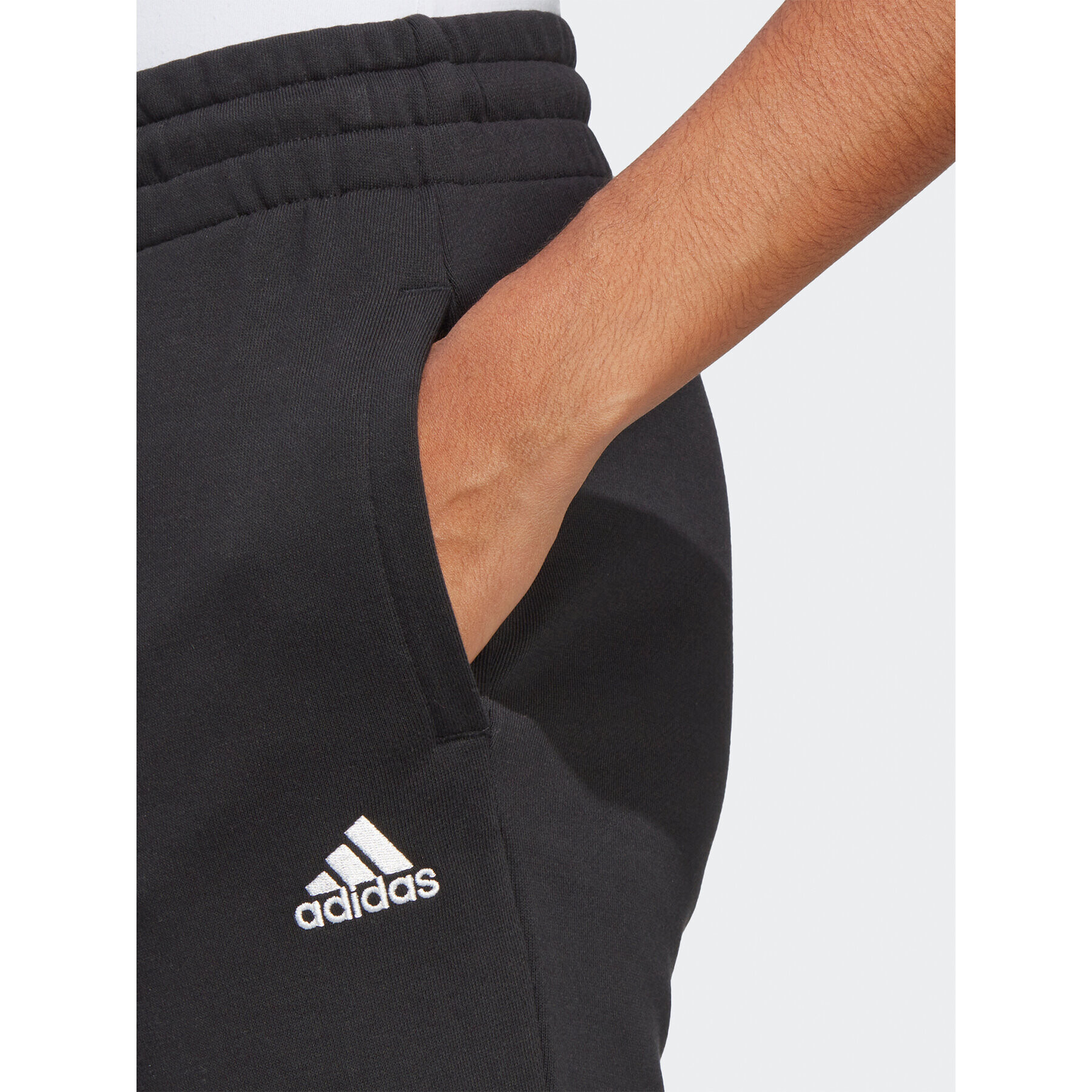 adidas Pantaloni trening Essentials Linear French Terry Cuffed Joggers IC6868 Negru Slim Fit - Pled.ro