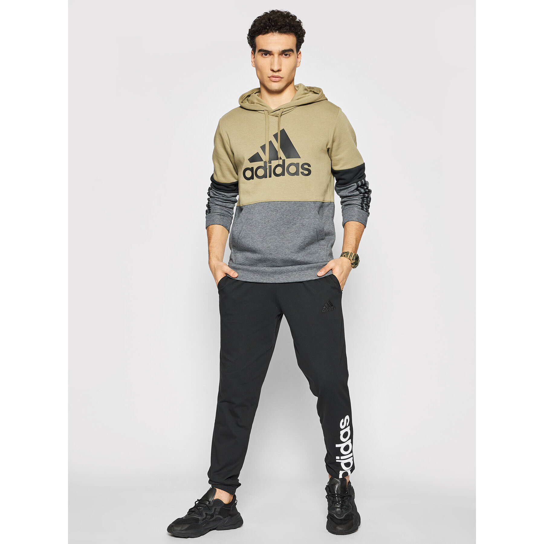 adidas Pantaloni trening Essentials Single Jersey GK8827 Negru Regular Fit - Pled.ro