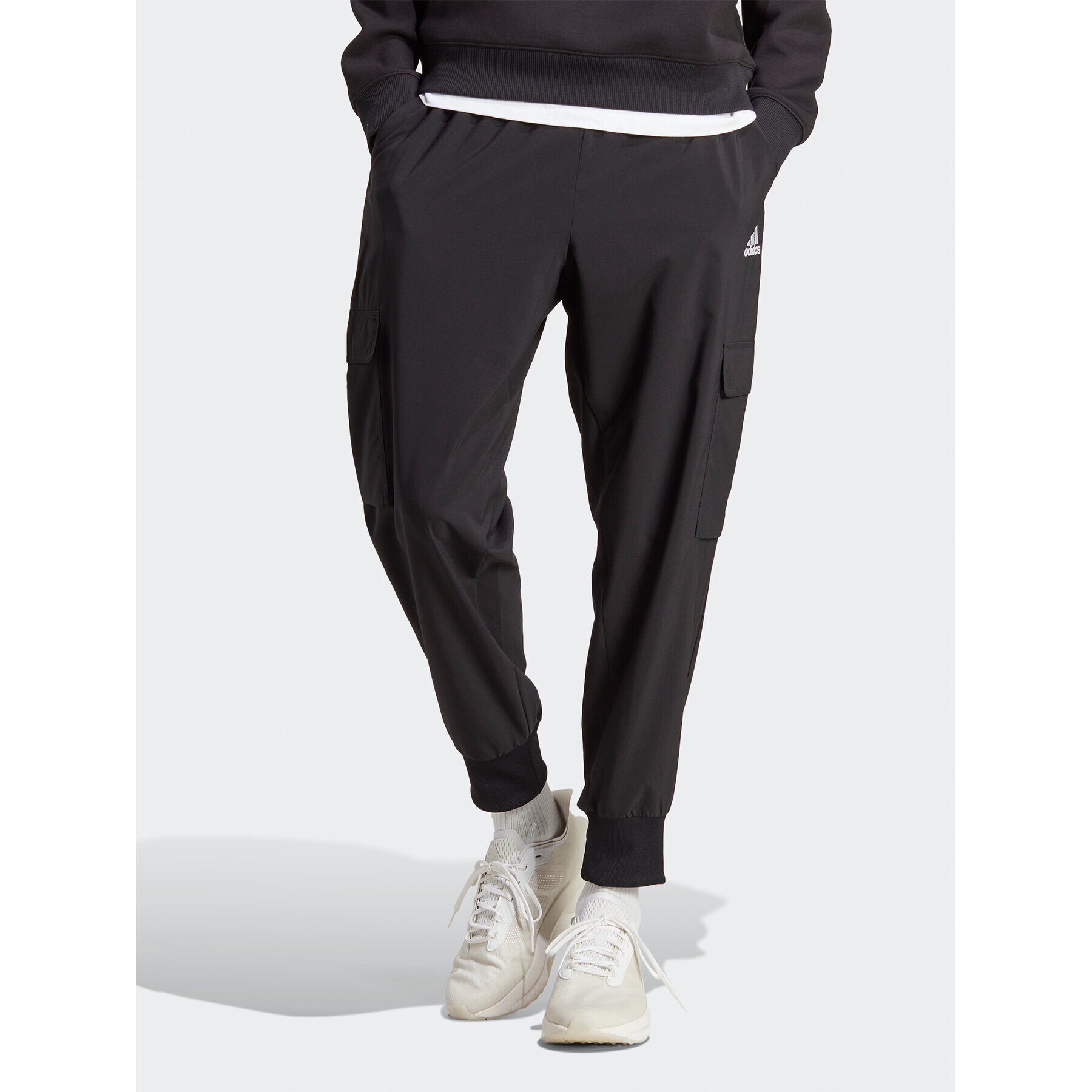 adidas Pantaloni trening Essentials Small Logo Woven Cargo Ankle-Length Pants HA4348 Negru Regular Fit - Pled.ro