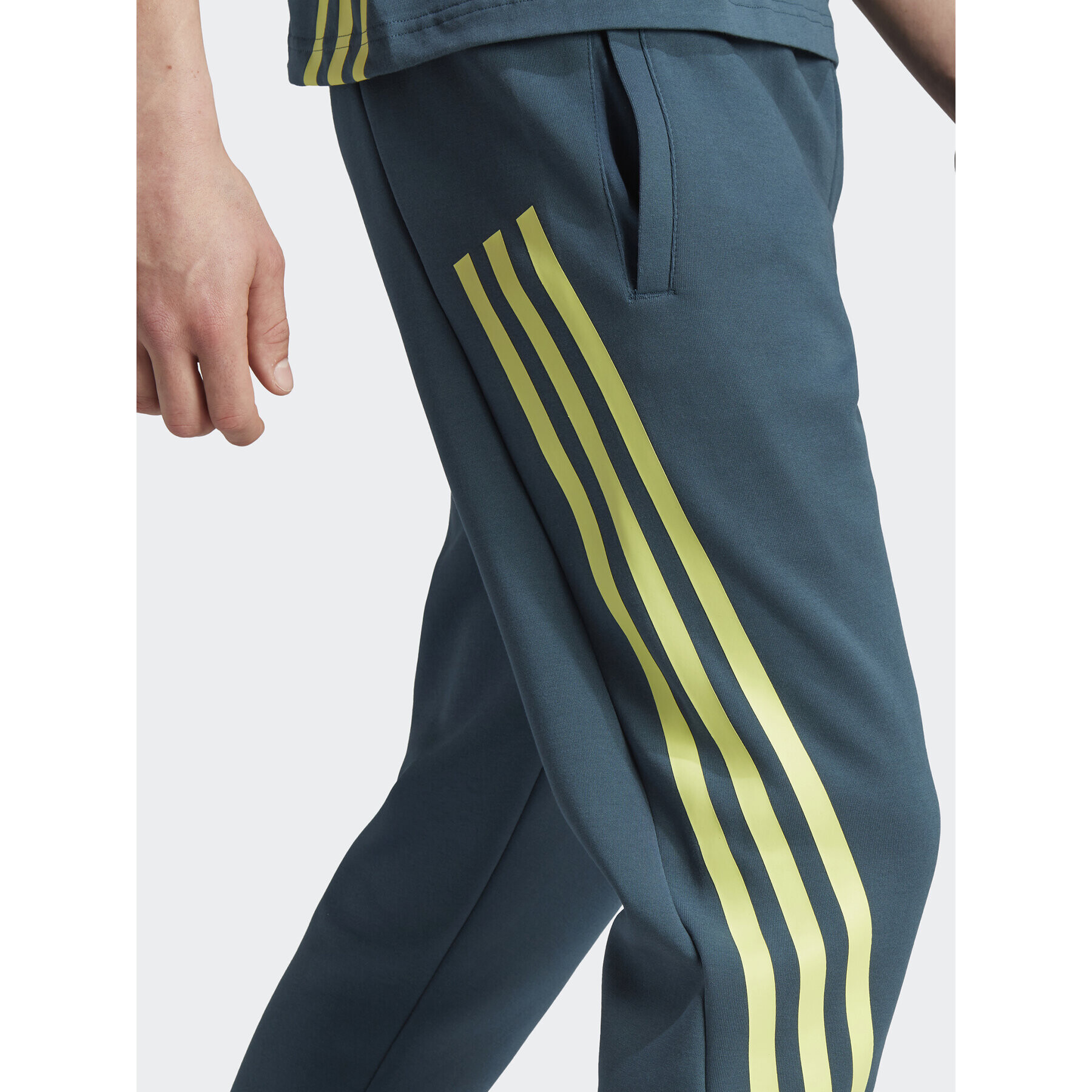 adidas Pantaloni trening Future Icons 3-Stripes Joggers IJ6372 Turcoaz Slim Fit - Pled.ro