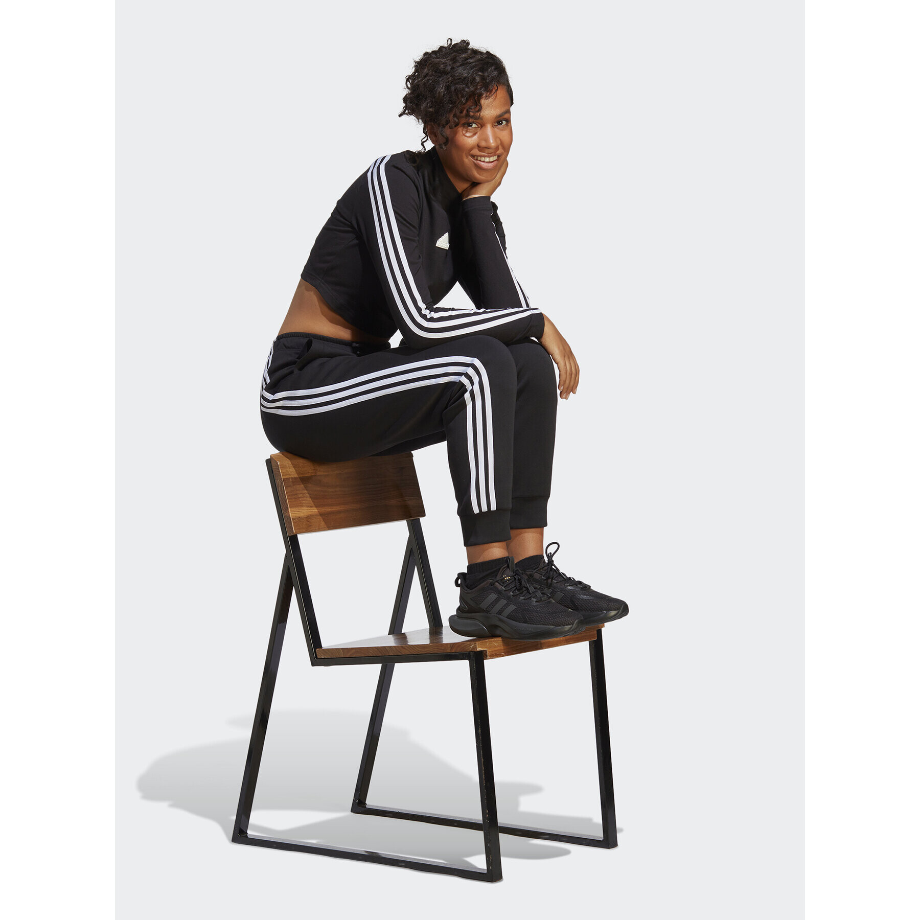 adidas Pantaloni trening Future Icons 3-Stripes Regular Tracksuit Bottoms HT4704 Negru Regular Fit - Pled.ro