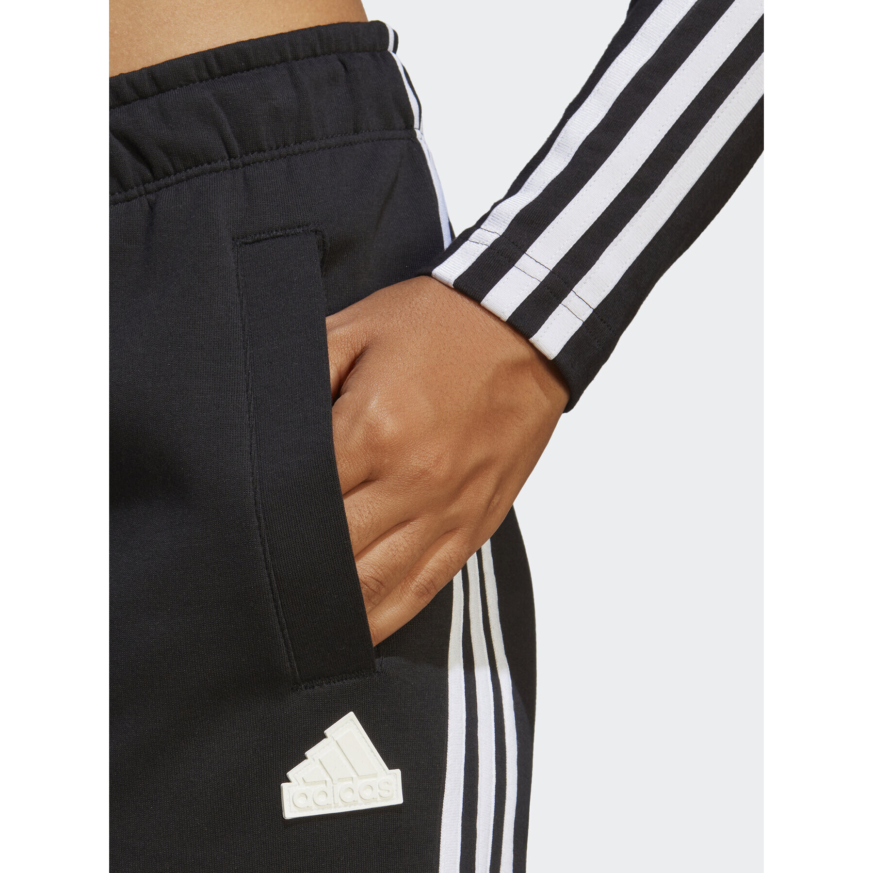 adidas Pantaloni trening Future Icons 3-Stripes Regular Tracksuit Bottoms HT4704 Negru Regular Fit - Pled.ro