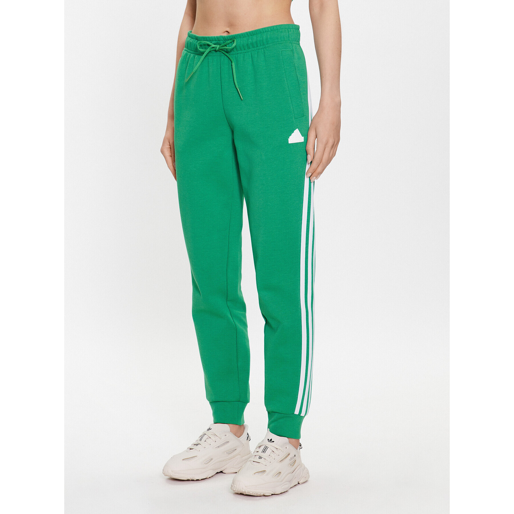 adidas Pantaloni trening Future Icons 3-Stripes Regular Tracksuit Bottoms IB8534 Verde Regular Fit - Pled.ro