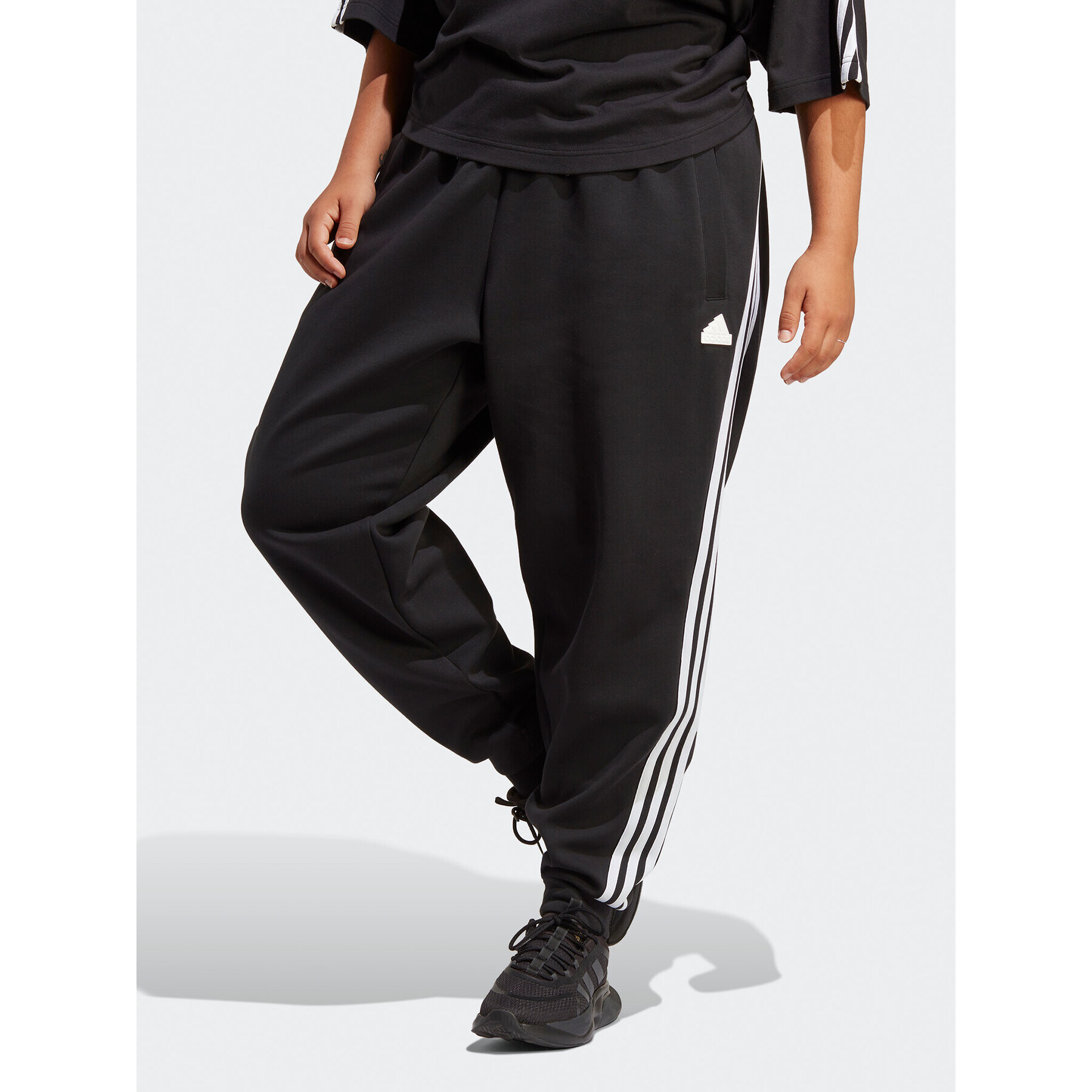 adidas Pantaloni trening Future Icons 3-Stripes Regular Tracksuit Bottoms (Plus Size) HT4703 Negru Regular Fit - Pled.ro