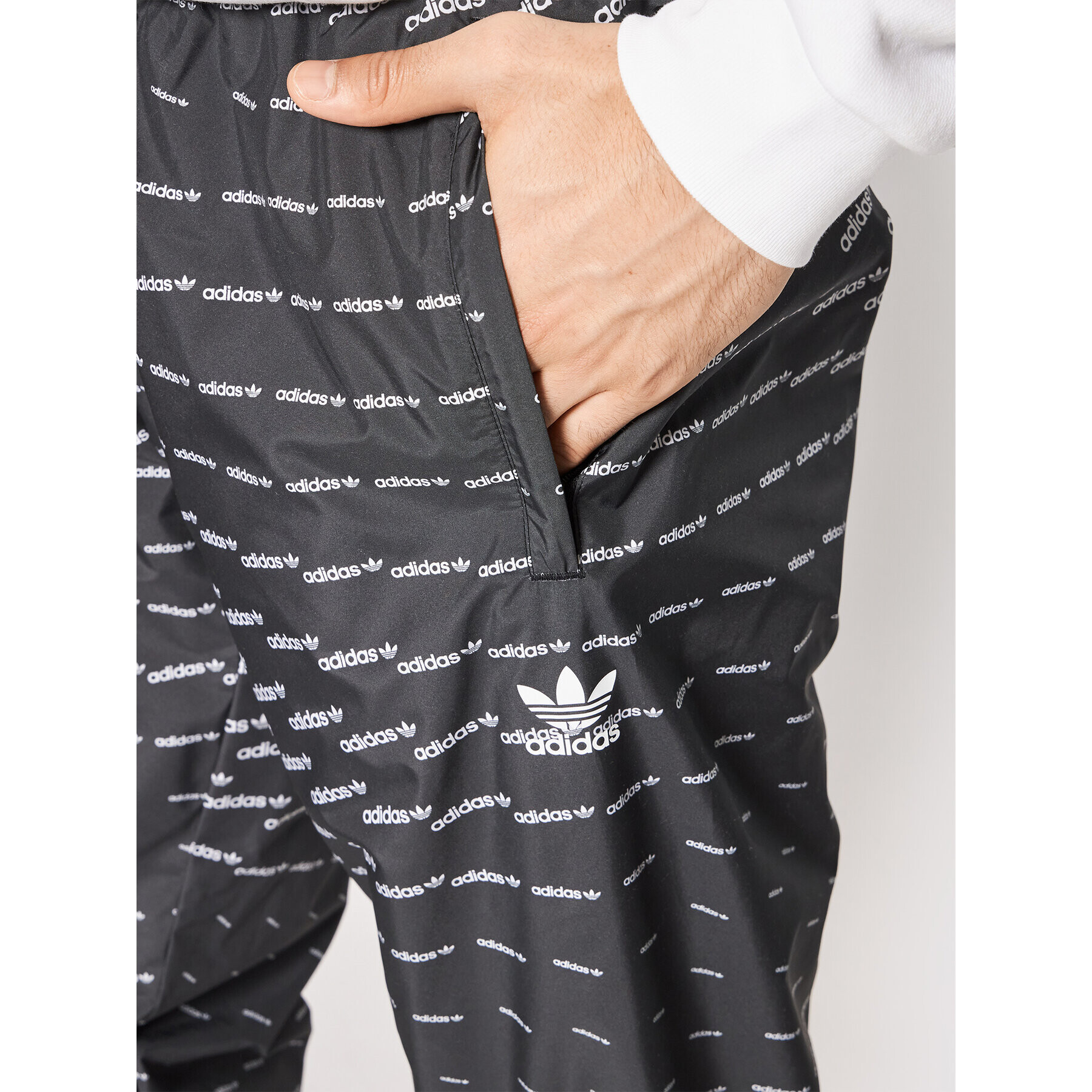 adidas Pantaloni trening Graphics Monogram H13484 Negru Regular Fit - Pled.ro