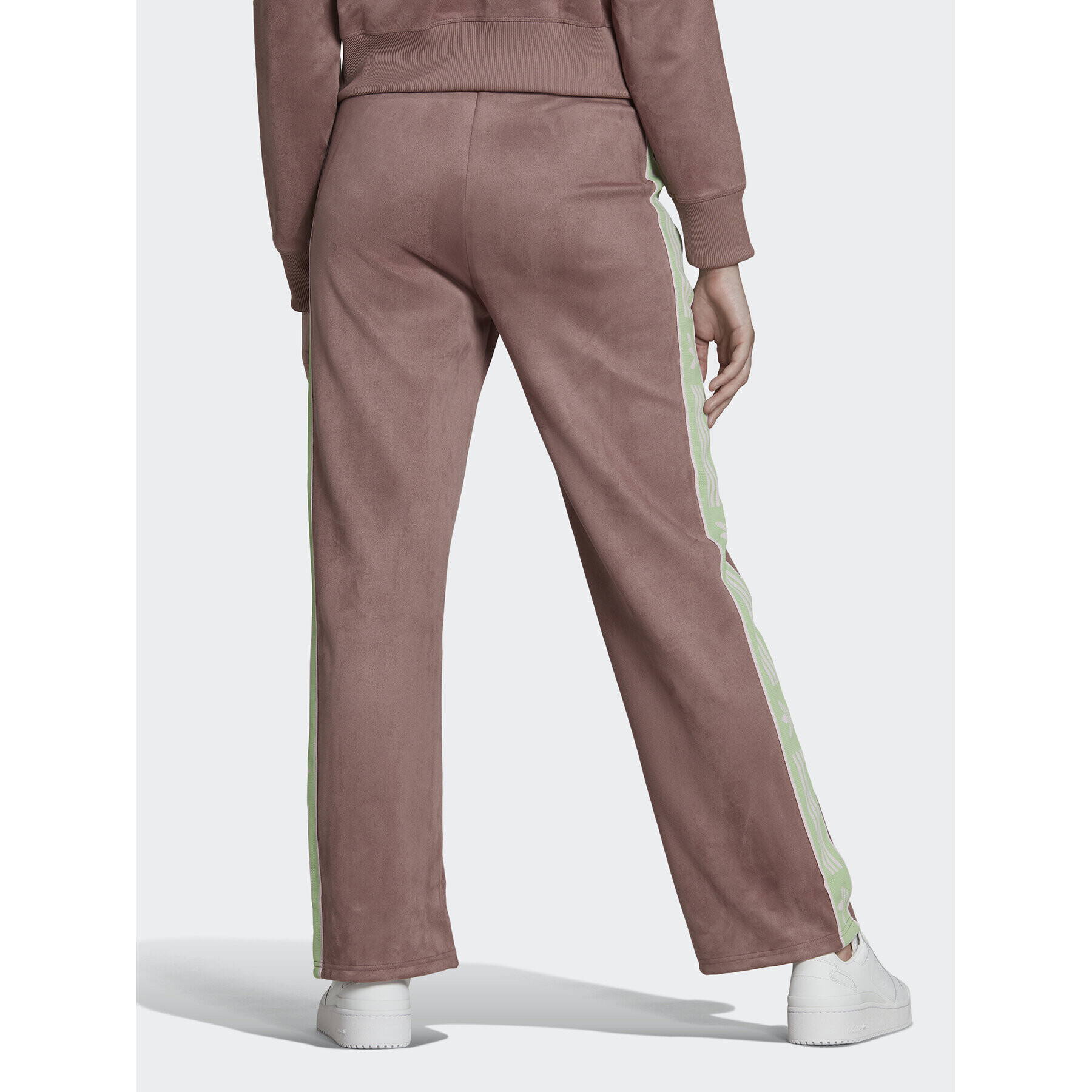 adidas Pantaloni trening HM1518 Maro Regular Fit - Pled.ro