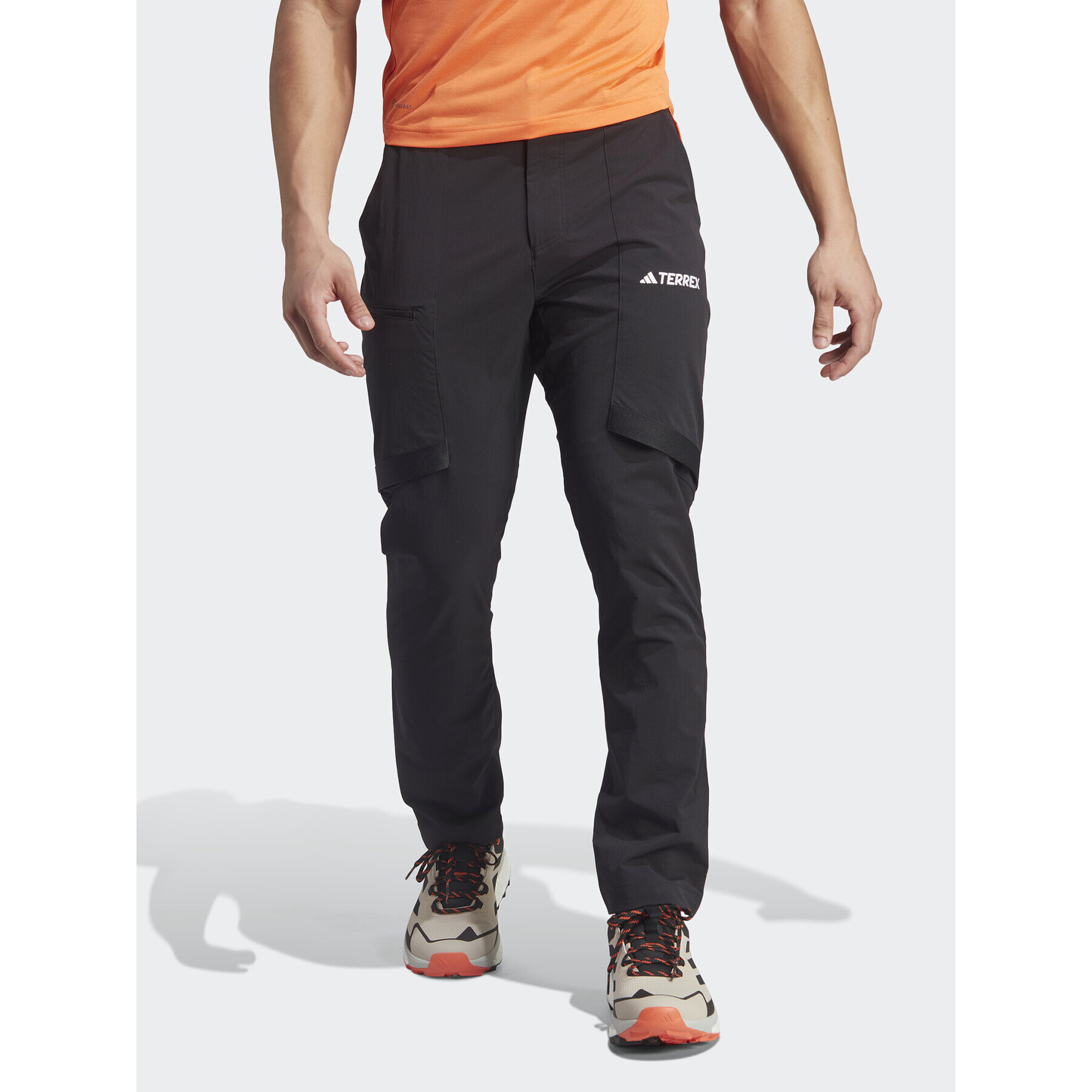 adidas Pantaloni trening IB1119 Negru Regular Fit - Pled.ro