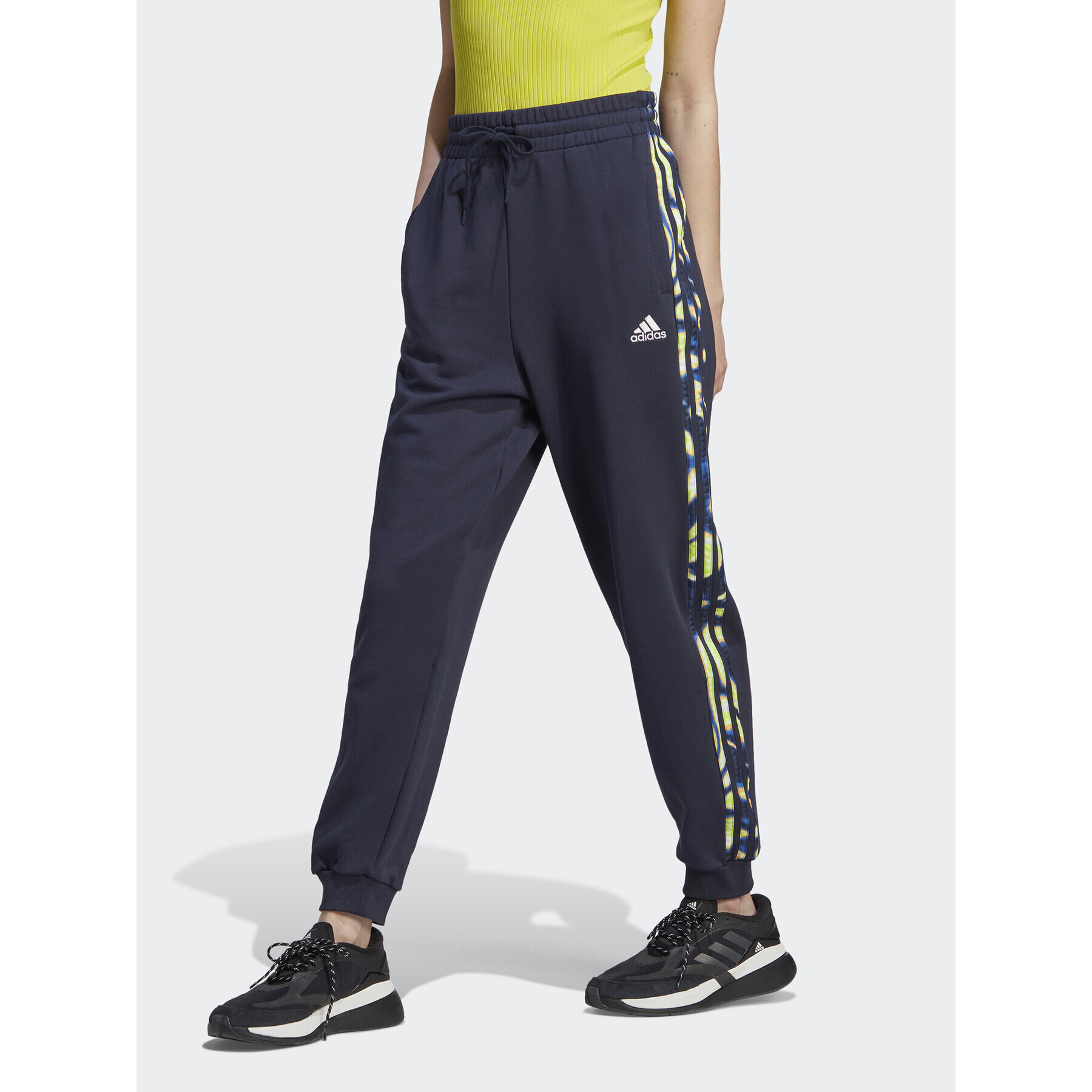 adidas Pantaloni trening IL5863 Albastru Loose Fit - Pled.ro