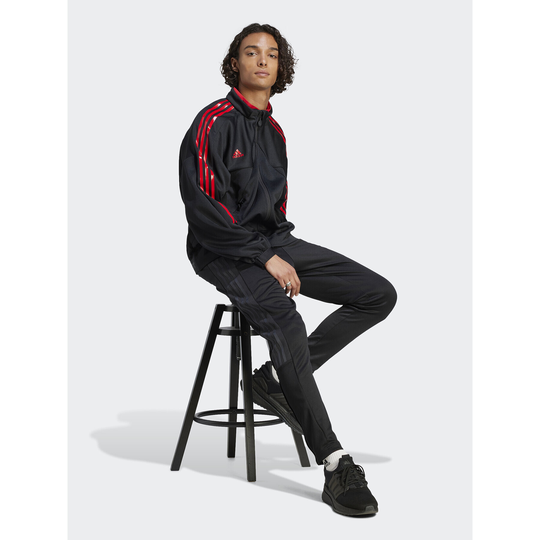 adidas Pantaloni trening IM2899 Negru Regular Fit - Pled.ro