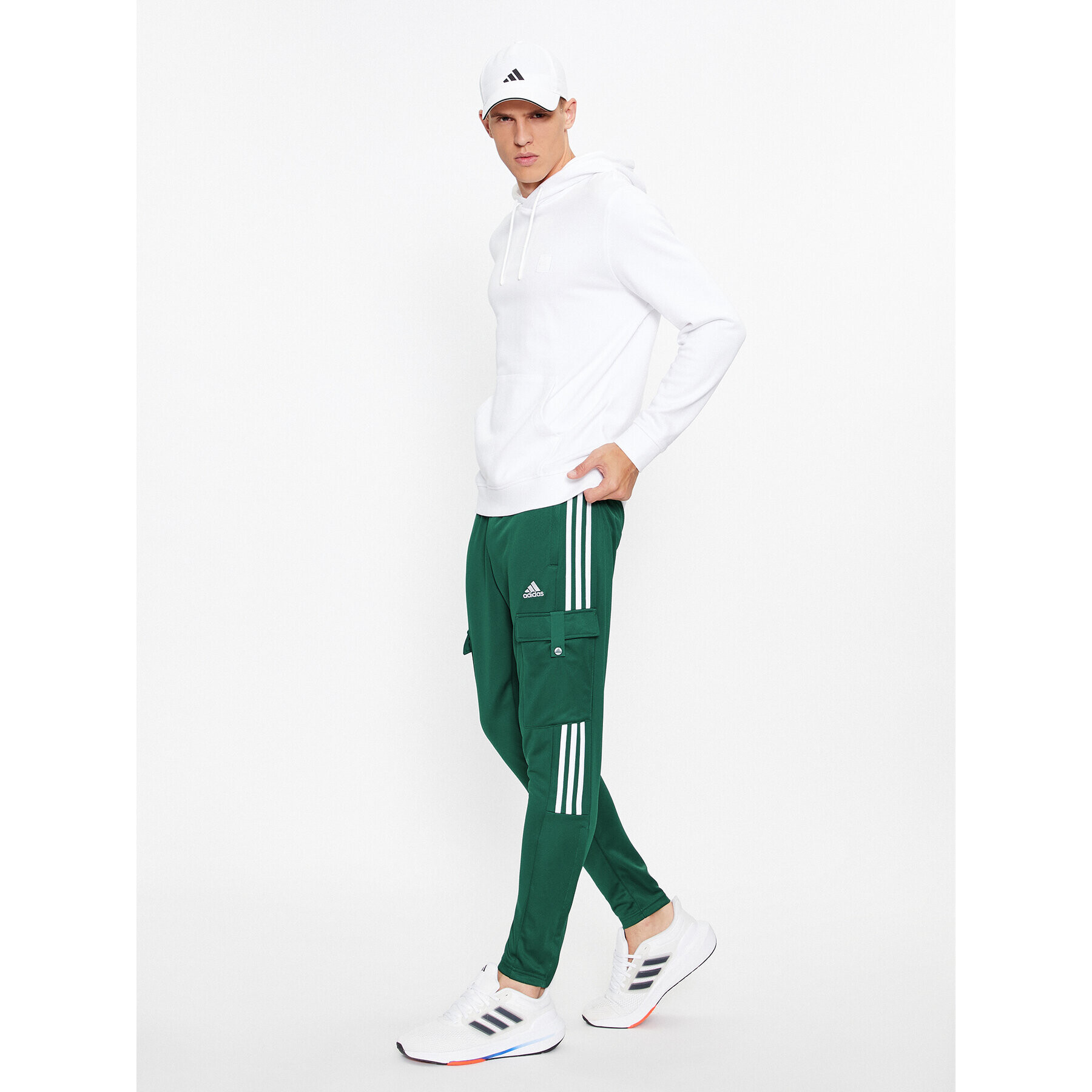 adidas Pantaloni trening IM2918 Verde Regular Fit - Pled.ro