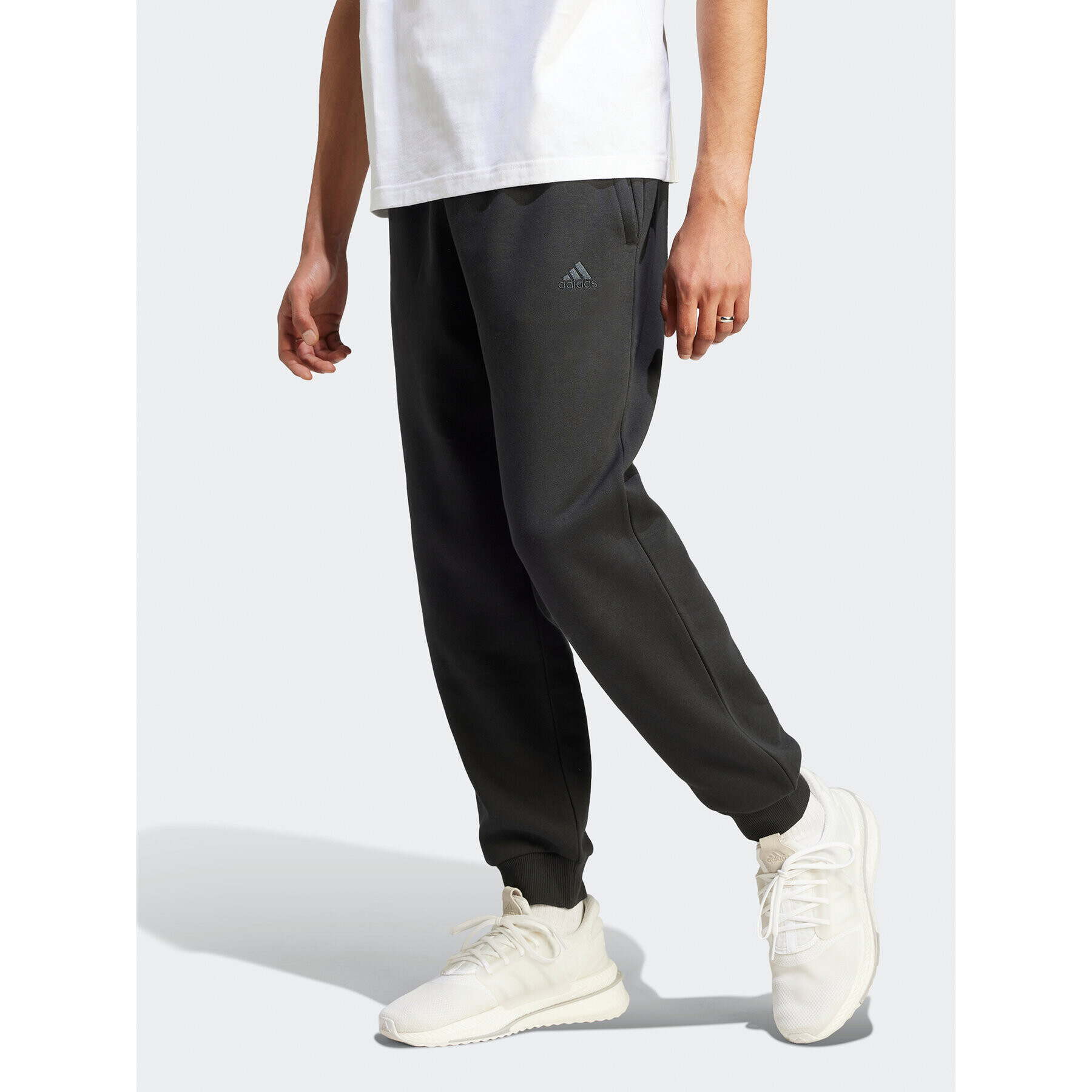 adidas Pantaloni trening IR8360 Negru Regular Fit - Pled.ro