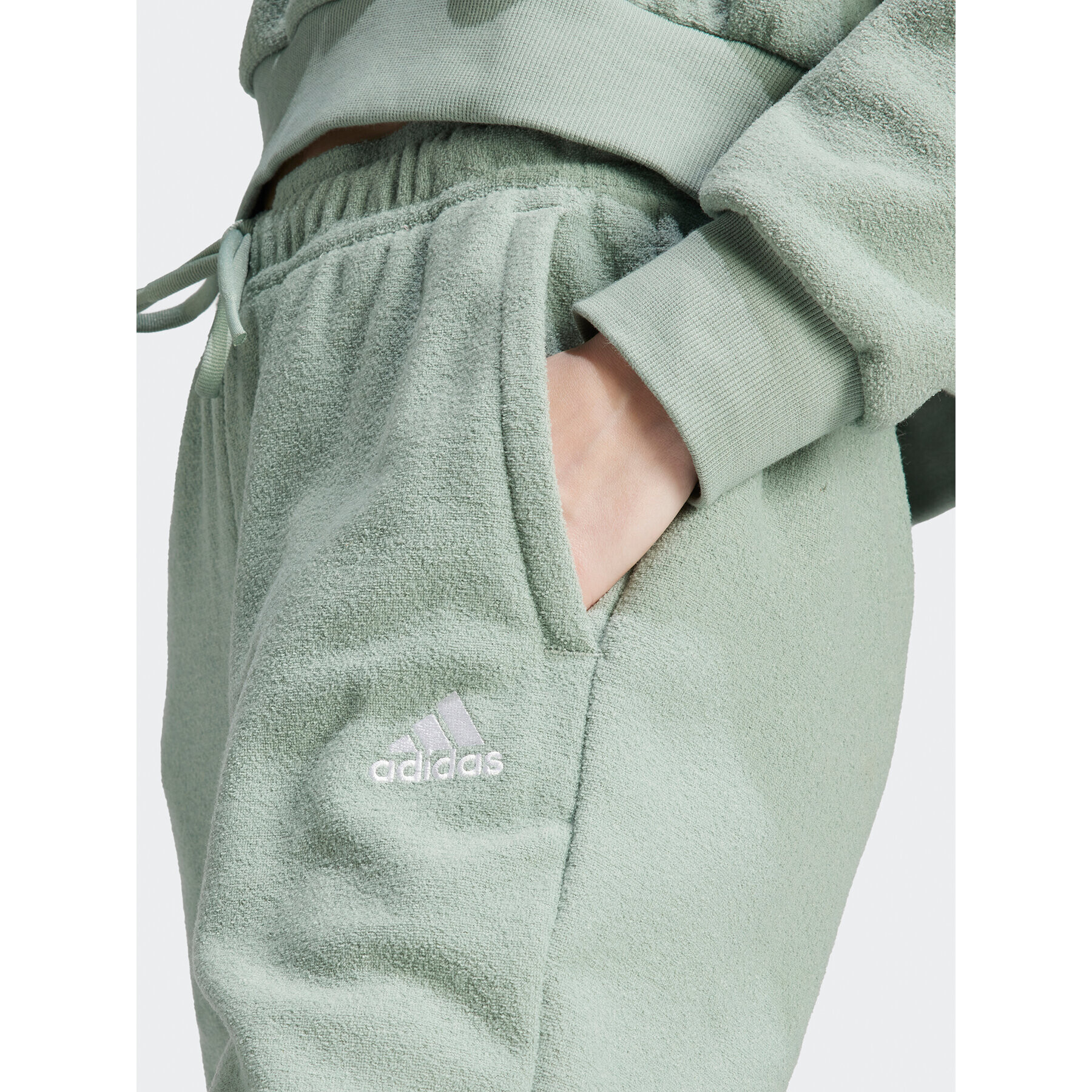 adidas Pantaloni trening IR8372 Verde Regular Fit - Pled.ro