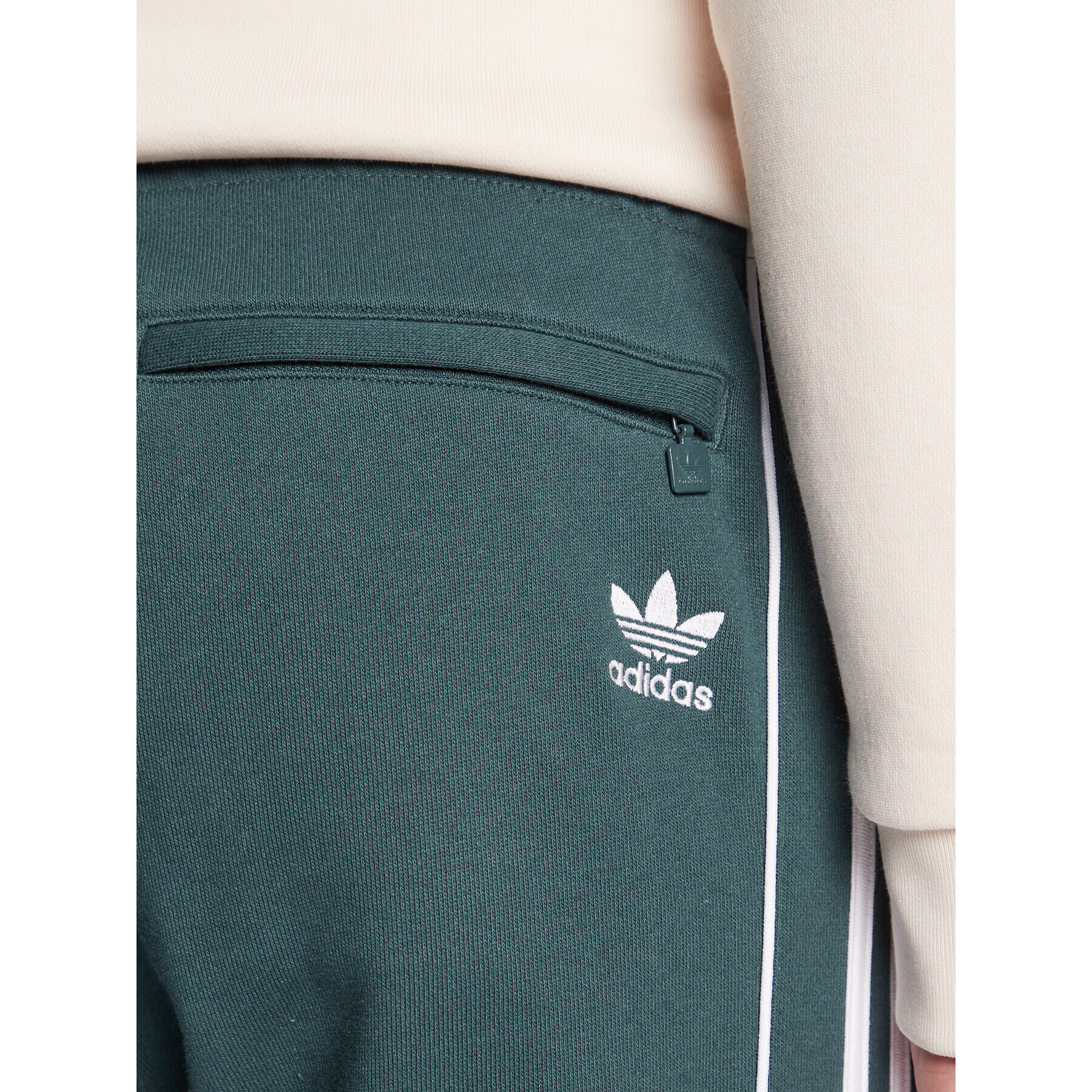 adidas Pantaloni trening Rekive HK7316 Verde Regular Fit - Pled.ro