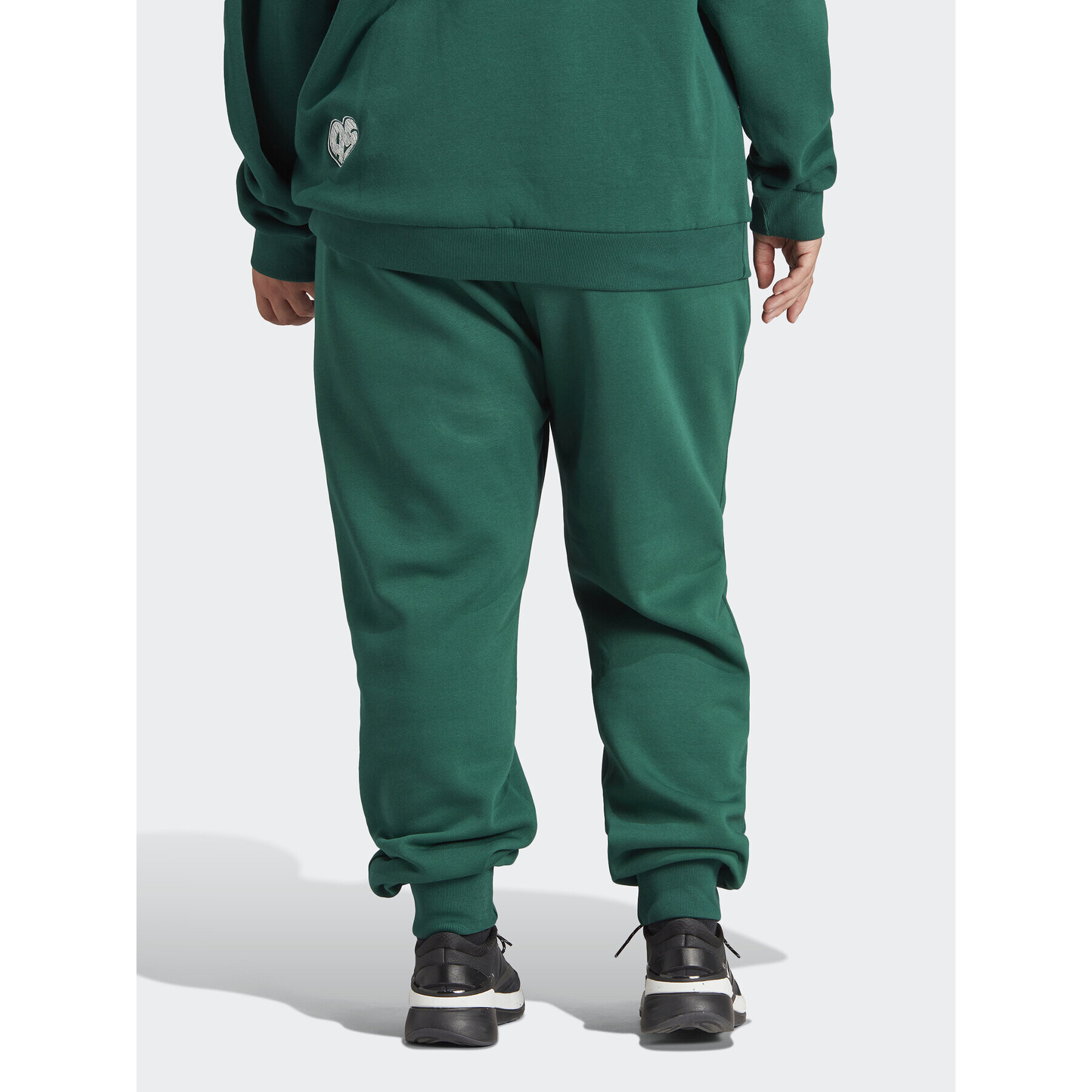 adidas Pantaloni trening Scribble Embroidery Fleece IK9649 Verde Loose Fit - Pled.ro