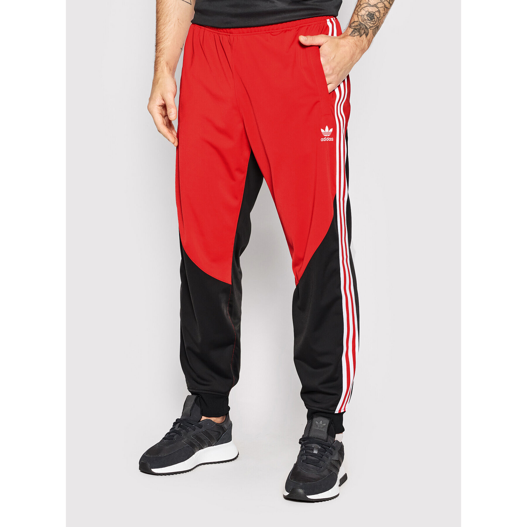 adidas Pantaloni trening Sst Blocked Track HC2078 Negru Regular Fit - Pled.ro