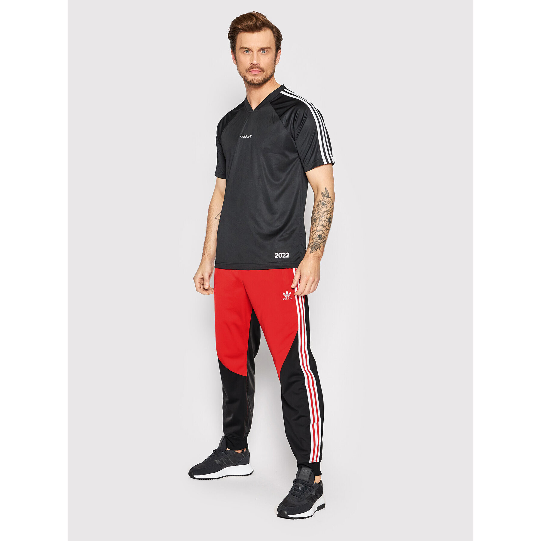 adidas Pantaloni trening Sst Blocked Track HC2078 Negru Regular Fit - Pled.ro