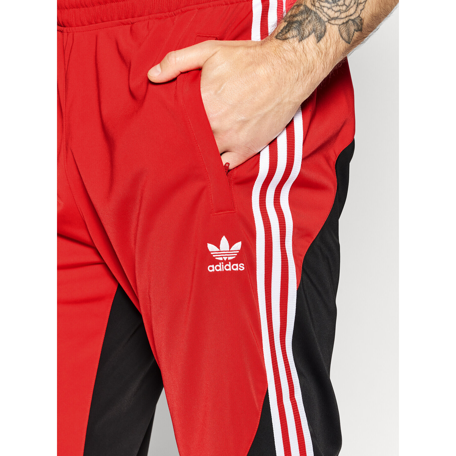 adidas Pantaloni trening Sst Blocked Track HC2078 Negru Regular Fit - Pled.ro