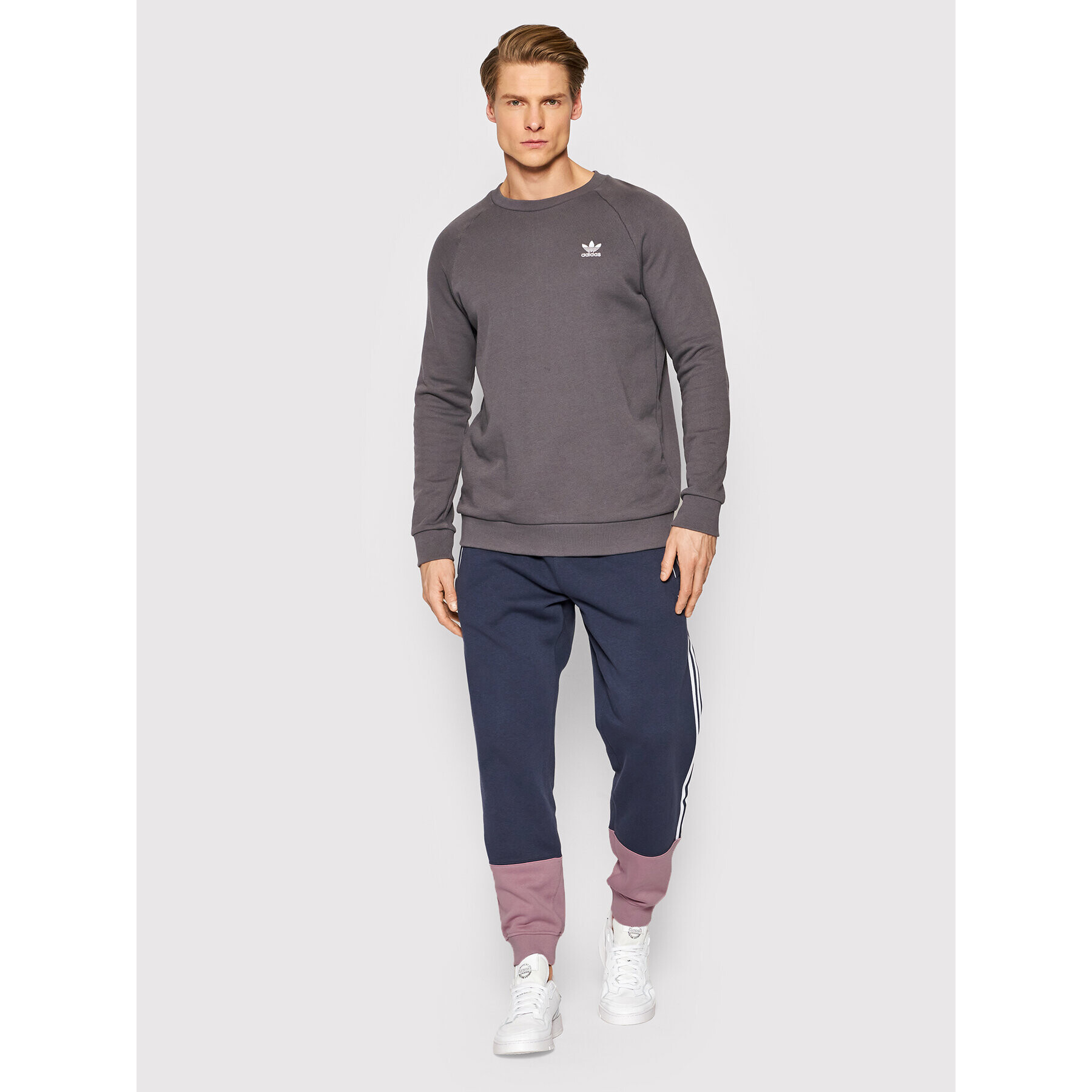 adidas Pantaloni trening Sst Fleece Track HC2083 Bleumarin Regular Fit - Pled.ro