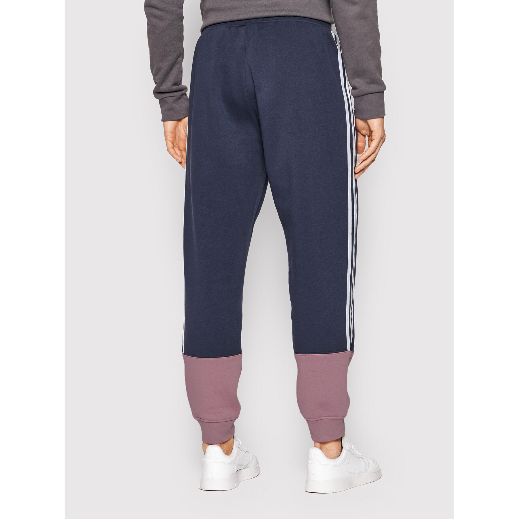 adidas Pantaloni trening Sst Fleece Track HC2083 Bleumarin Regular Fit - Pled.ro