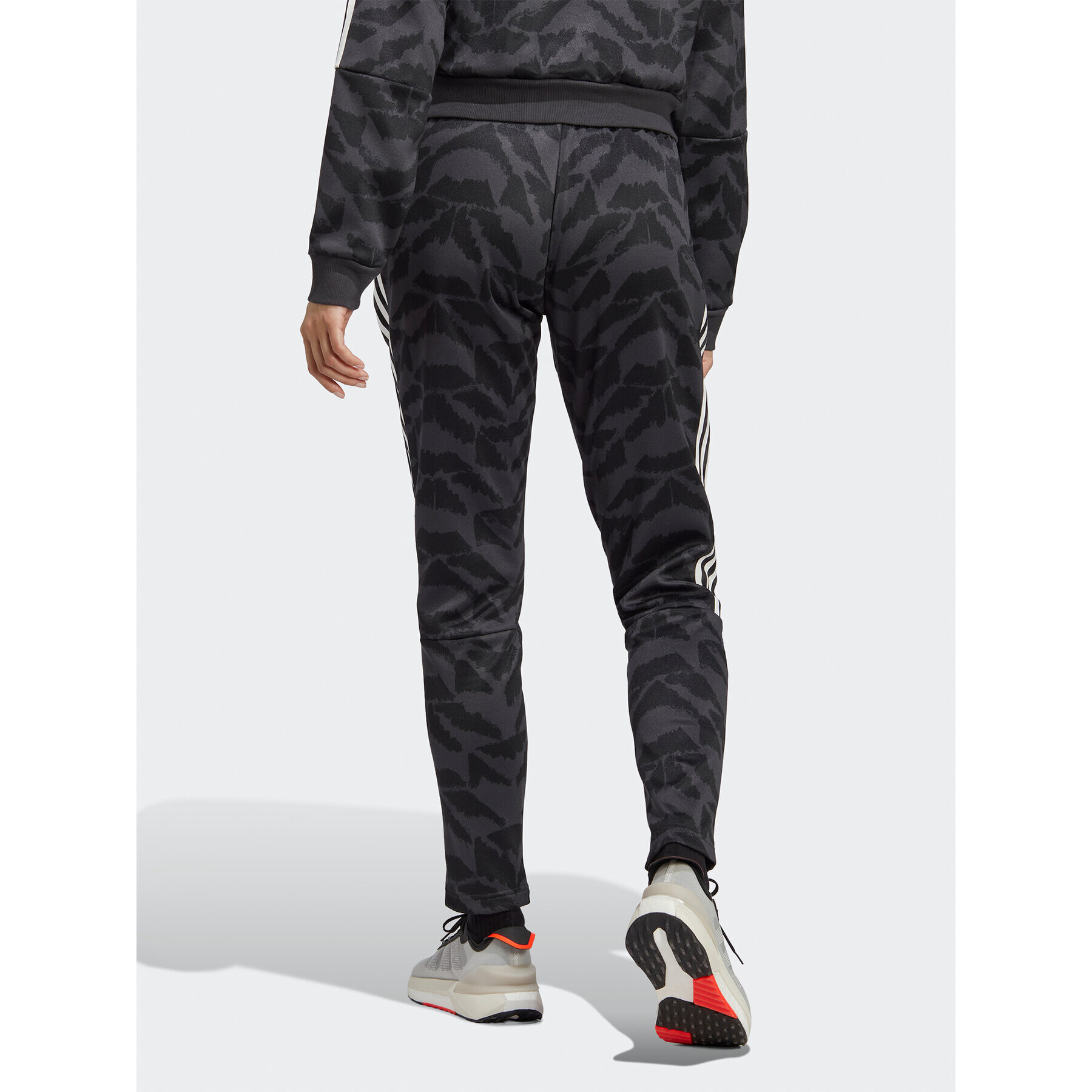 adidas Pantaloni trening Tiro Suit Up Lifestyle Track Pant IC6655 Gri Regular Fit - Pled.ro