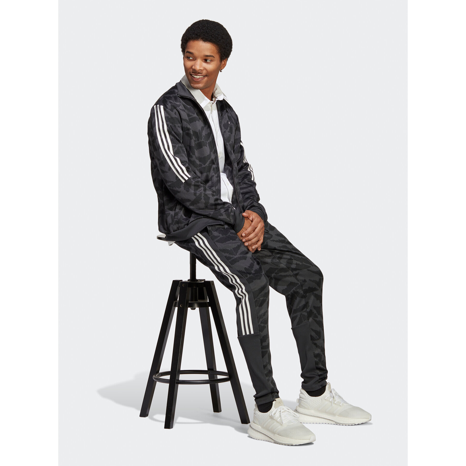 adidas Pantaloni trening Tiro Suit-Up Lifestyle Tracksuit Bottoms IB8383 Gri Regular Fit - Pled.ro