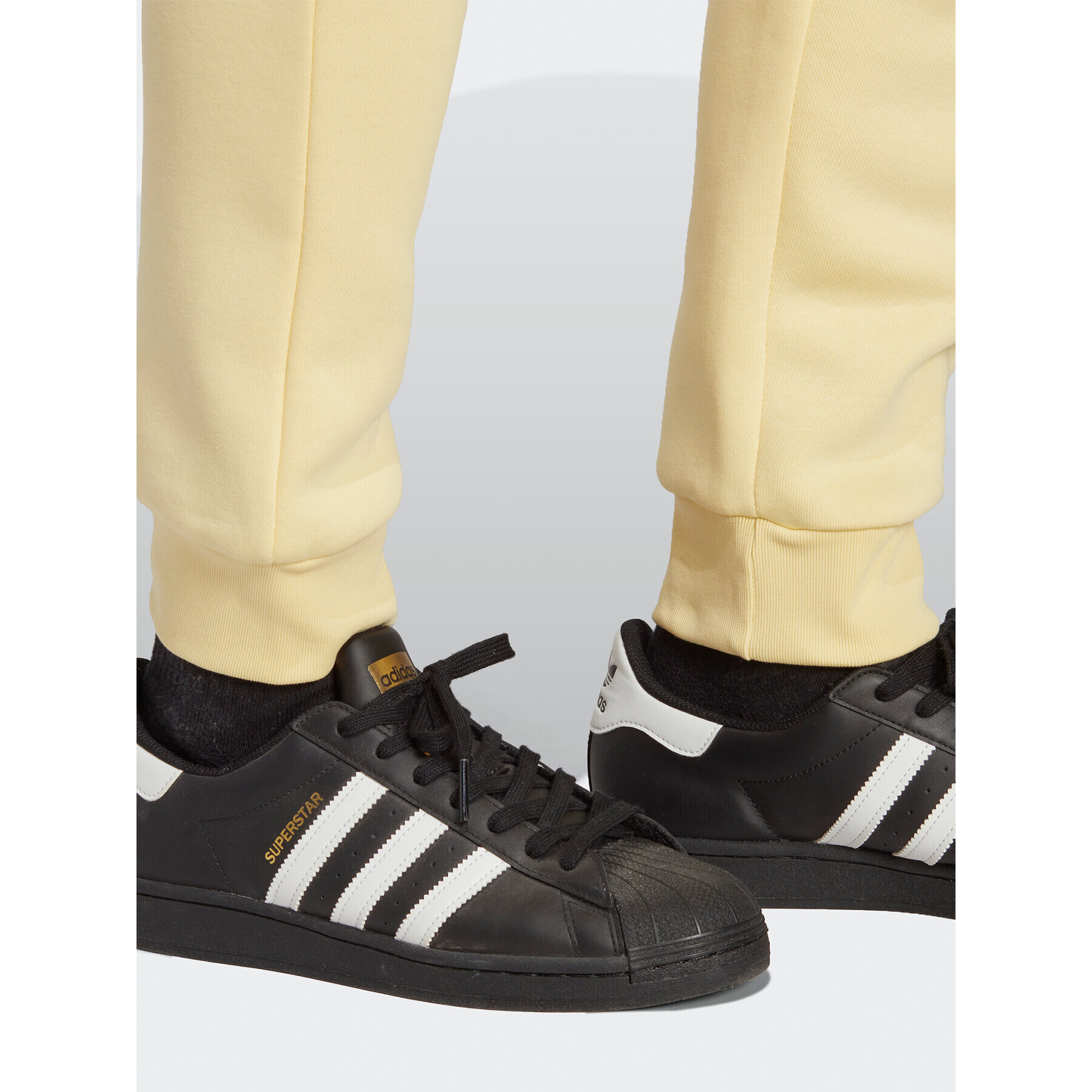 adidas Pantaloni trening Trefoil Essentials Joggers IA4831 Galben Slim Fit - Pled.ro