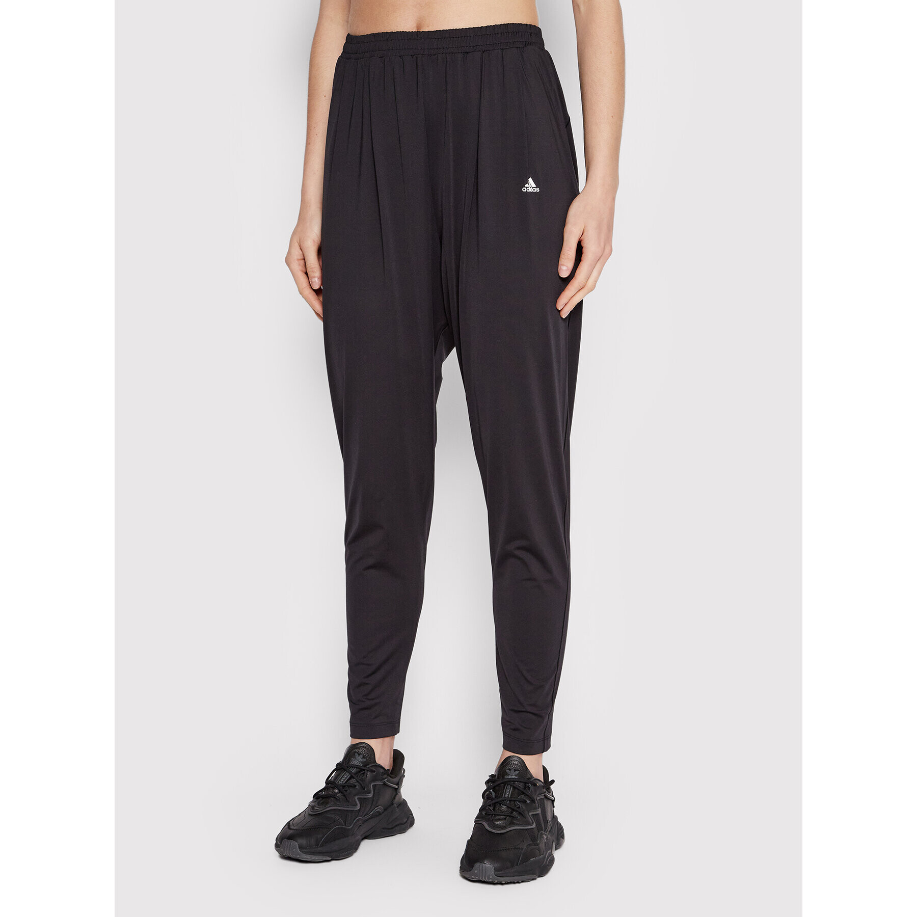 adidas Pantaloni trening Yoga GT3007 Negru Relaxed Fit - Pled.ro